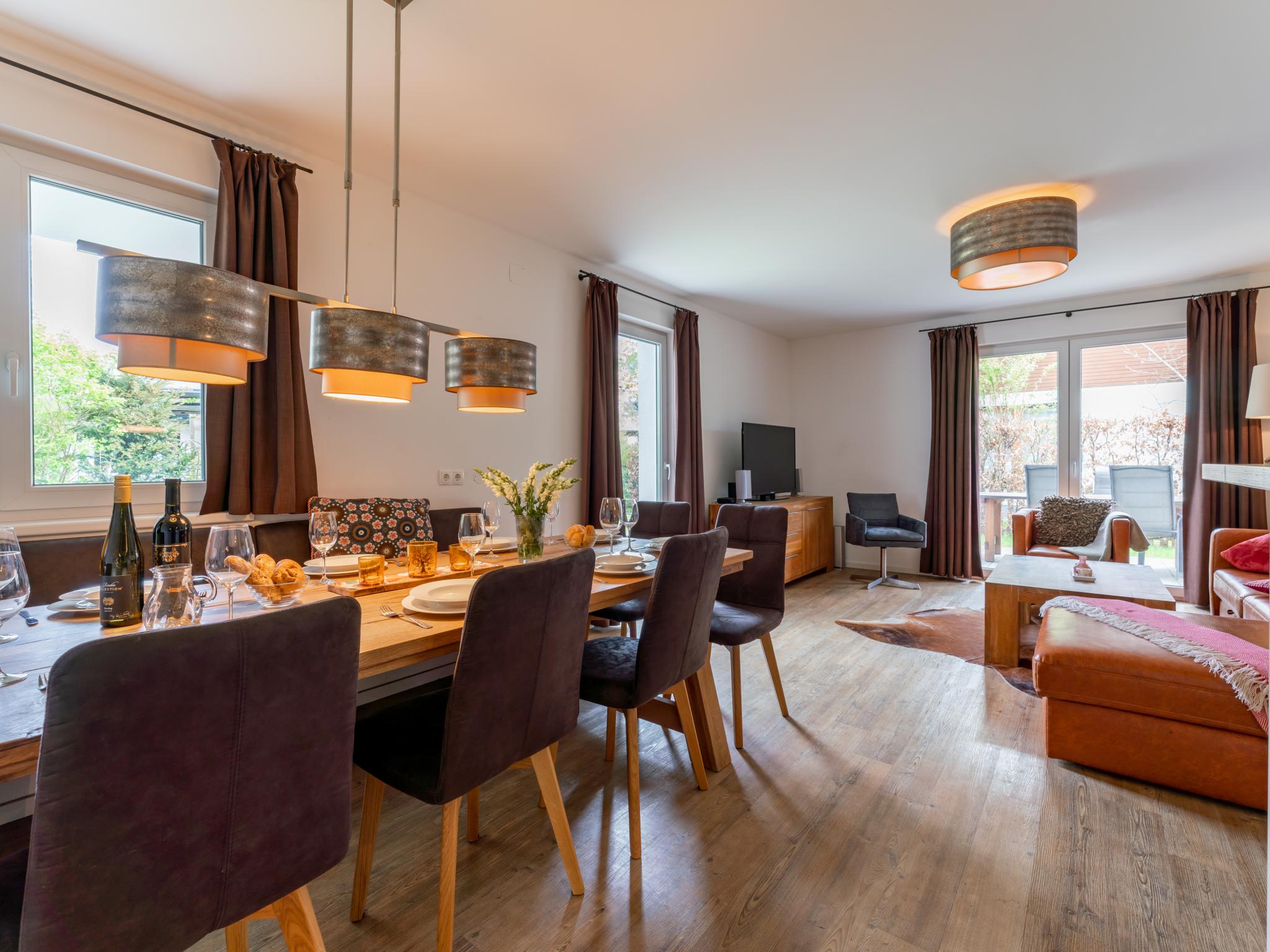 Bedroom with comfortable beds at Miranda II in Zell am See