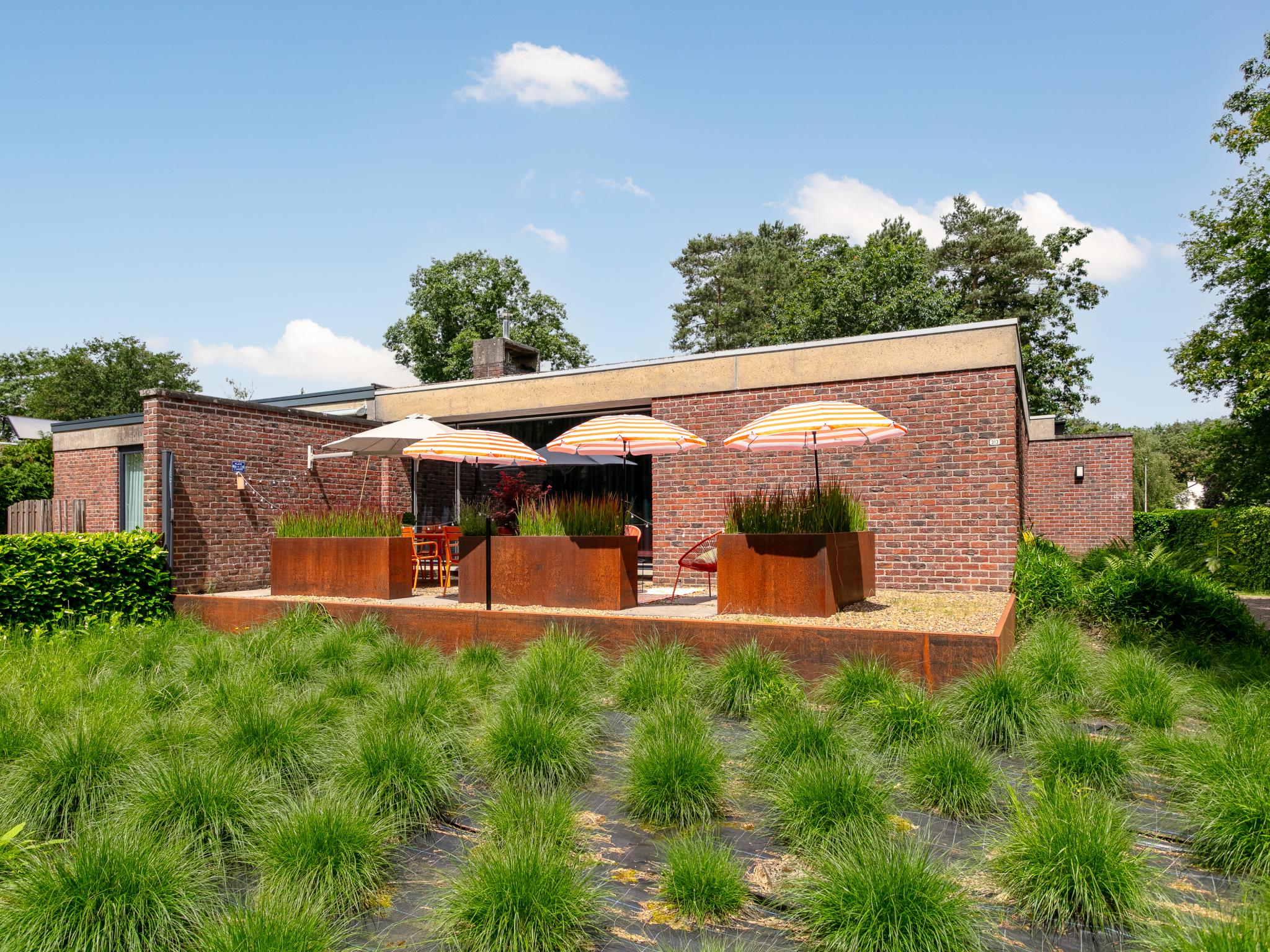 Bedroom with comfortable beds at Maison Clement in Maasmechelen