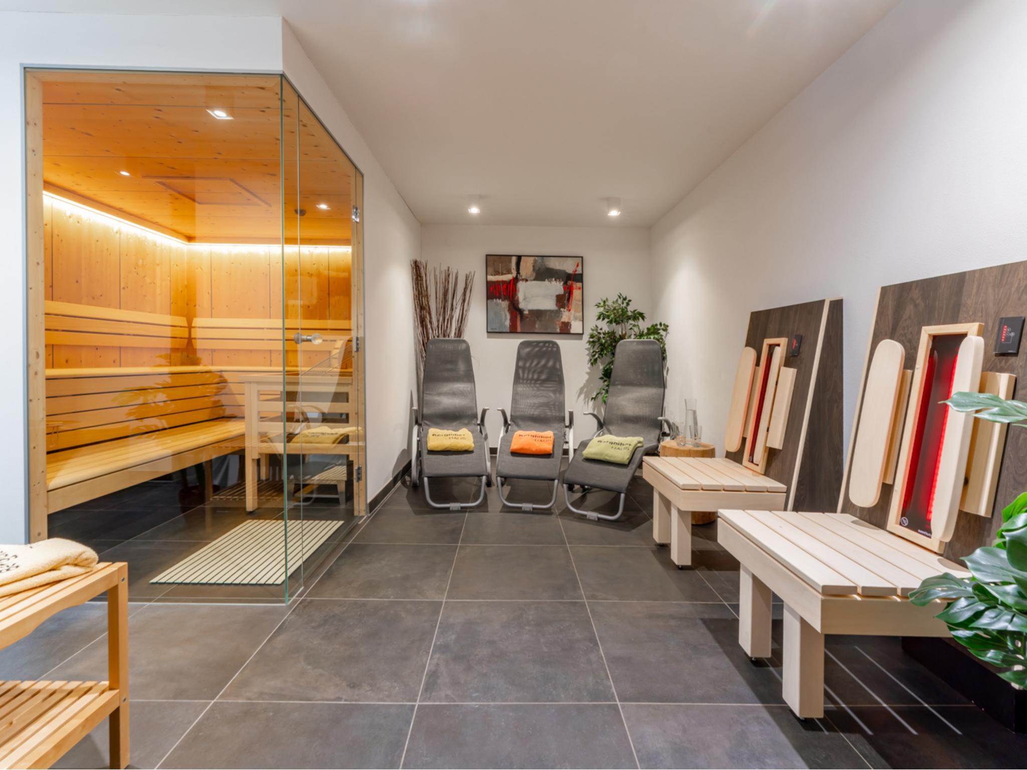 Modern kitchen at BergbiberHAUS XL in Piesendorf