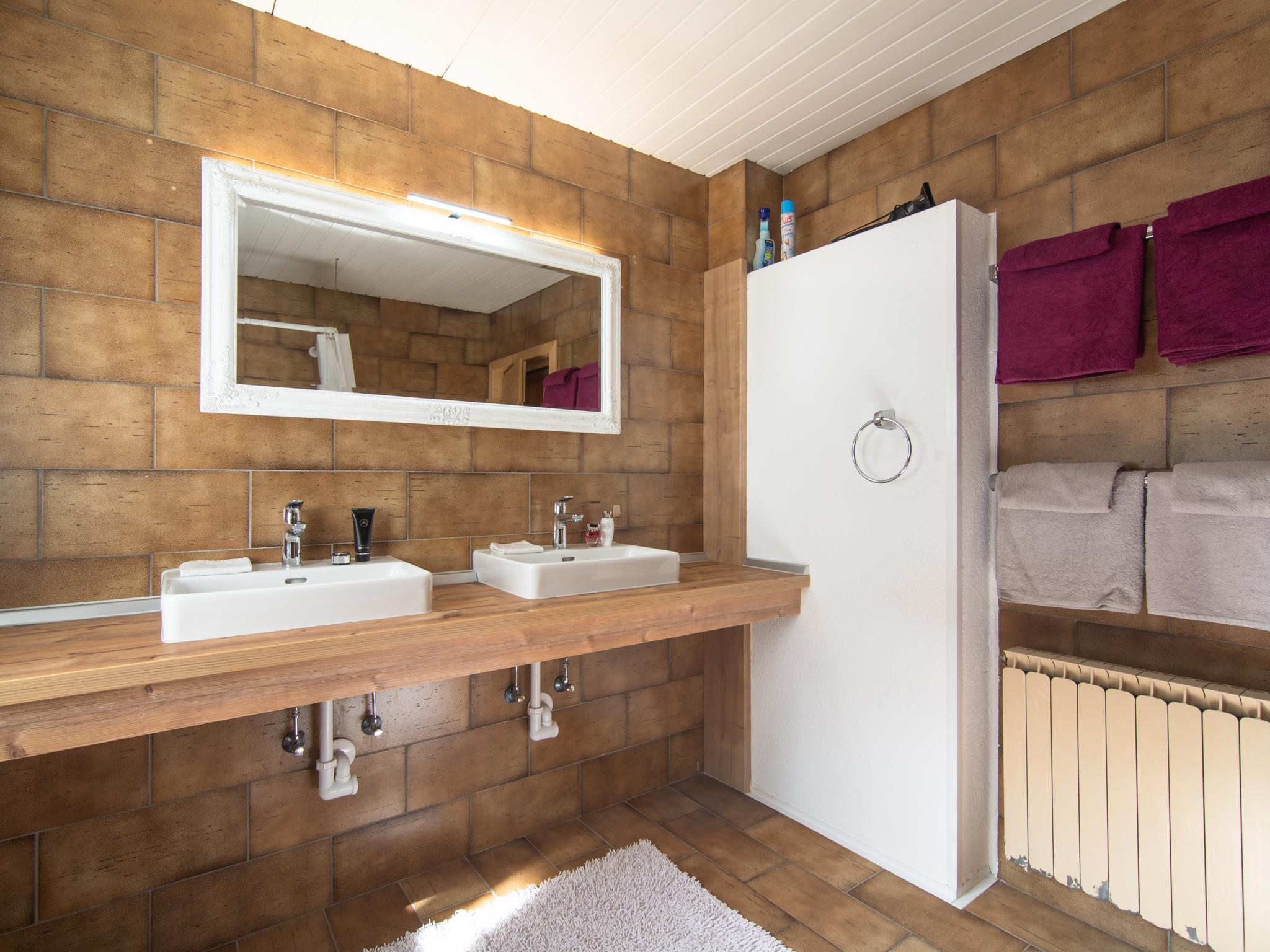 Bathroom facilities at Waldhaus III in Mayrhofen