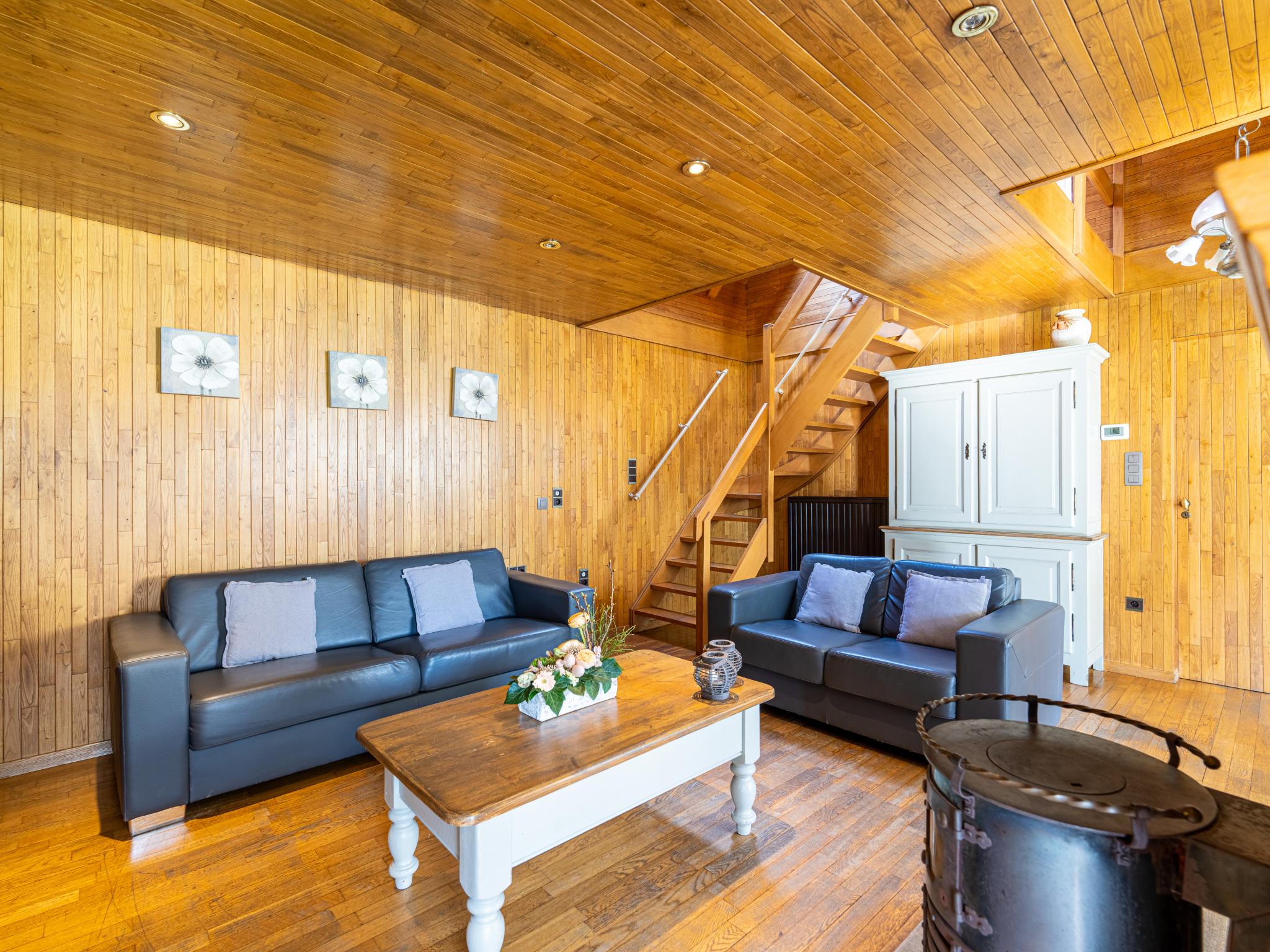 Bedroom with comfortable beds at De Kievelder in Peer