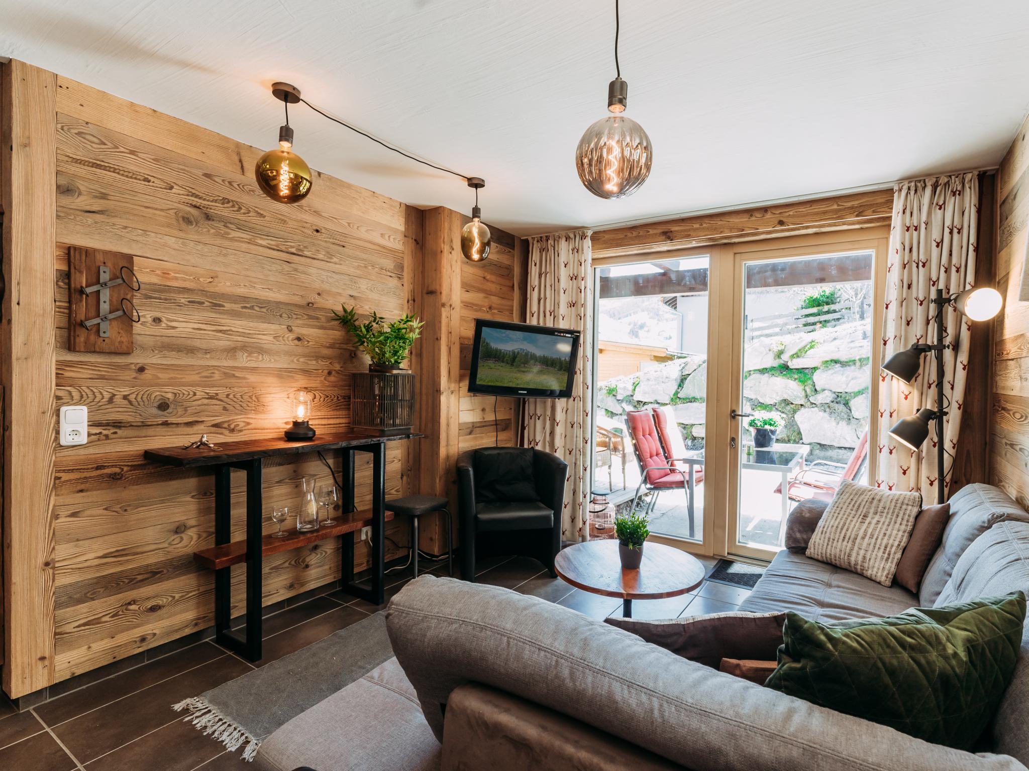 Outdoor terrace and views at Goldhänchen in Rauris