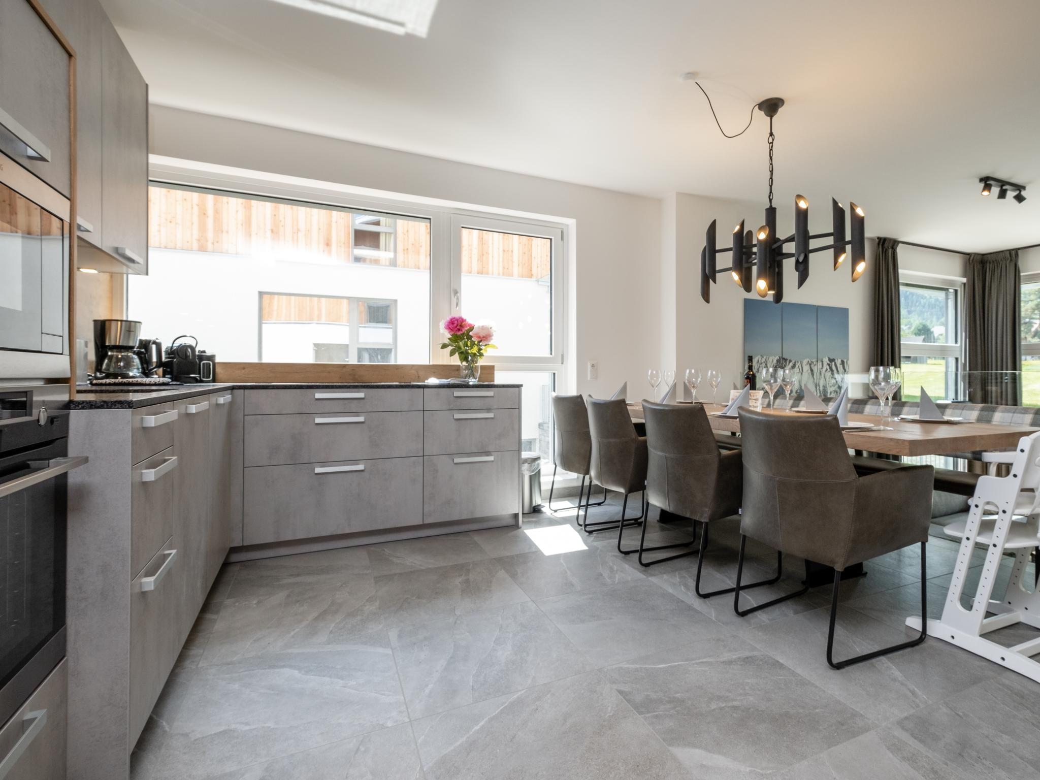Outdoor terrace and views at Goldstern in Kreischberg