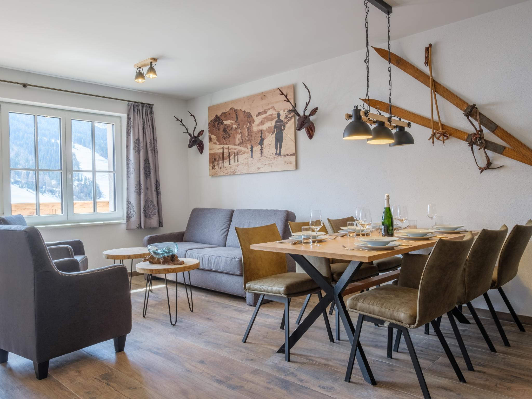 Bedroom with comfortable beds at Tauernsuites Sonnblick Top 4 in Mühlbach am Hochkönig