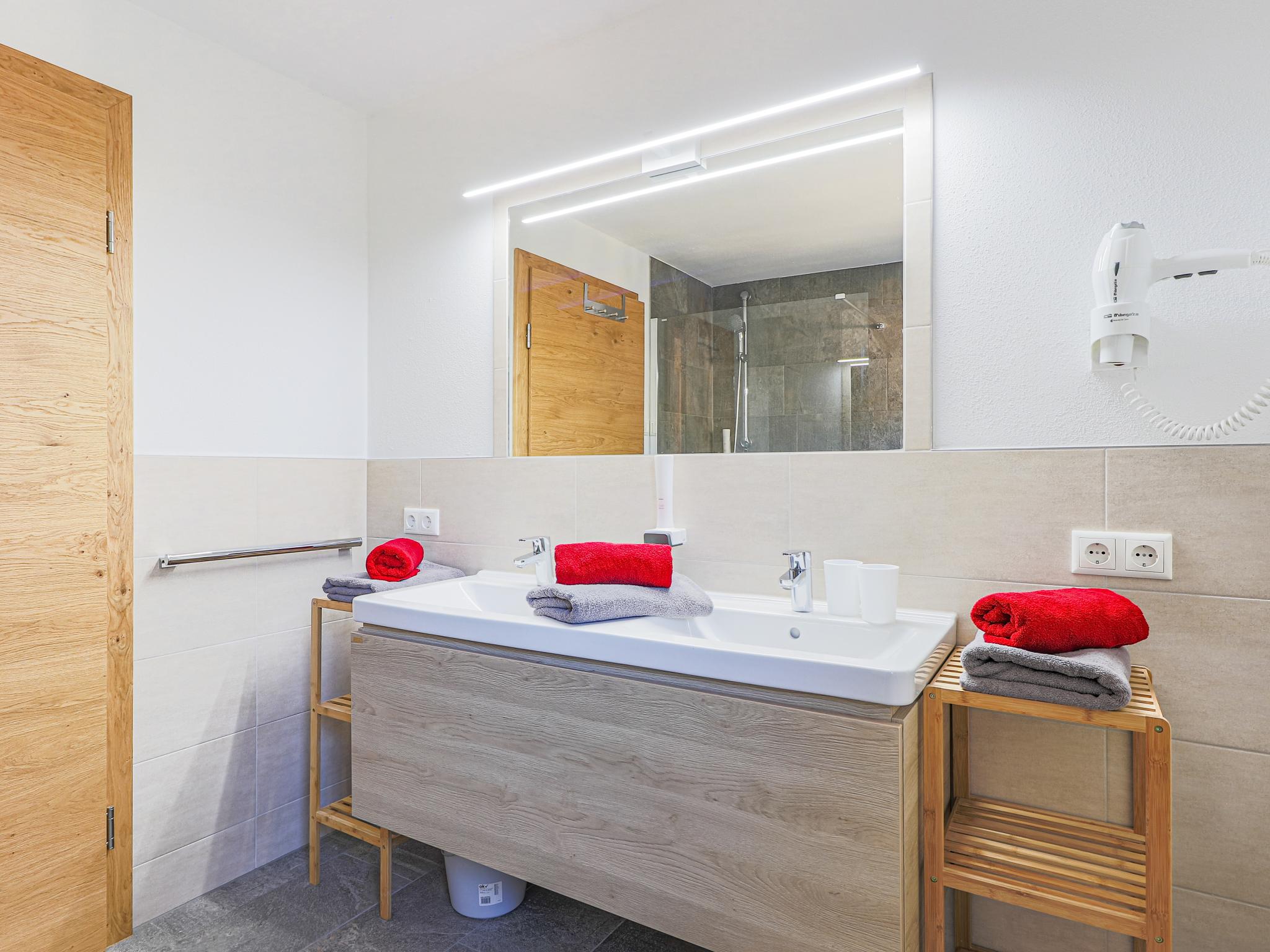 Bathroom facilities at Krammer Kleinvenediger in Neukirchen am Großvenediger