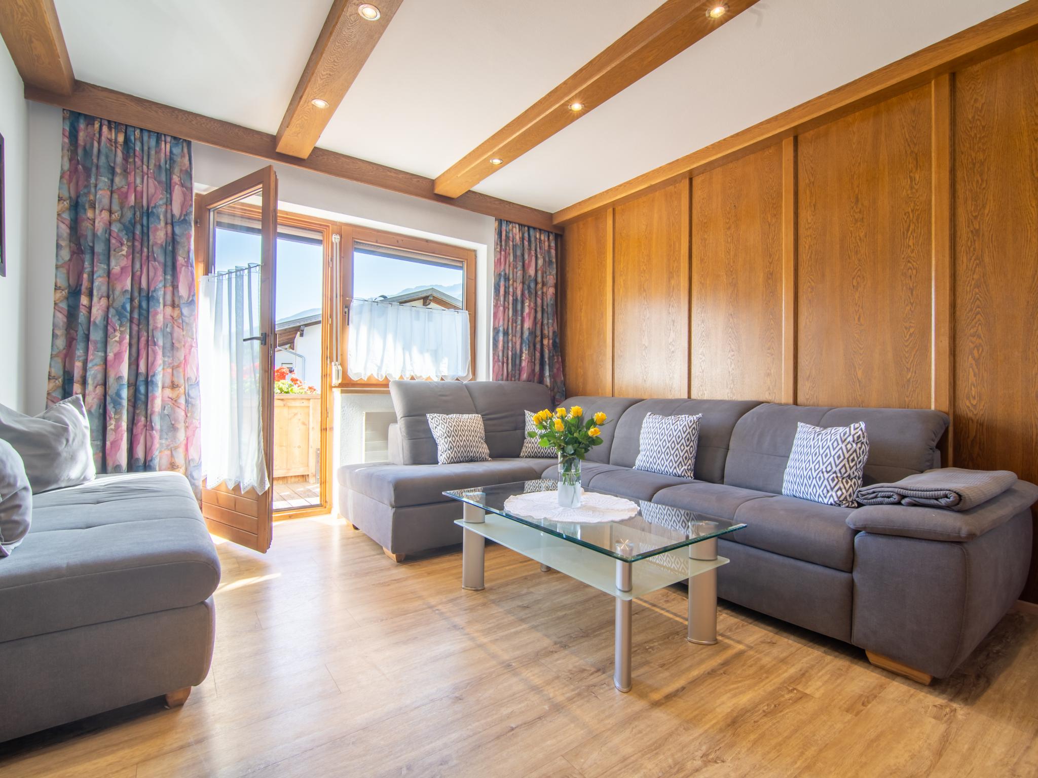 Living area at Ferienwohnung Horvath in Uderns