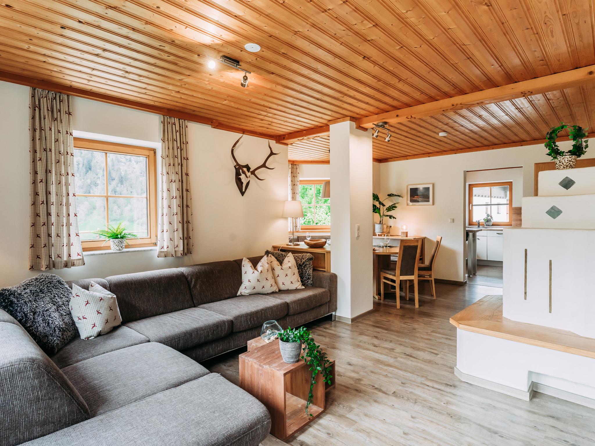 Bedroom with comfortable beds at Barney in Rauris
