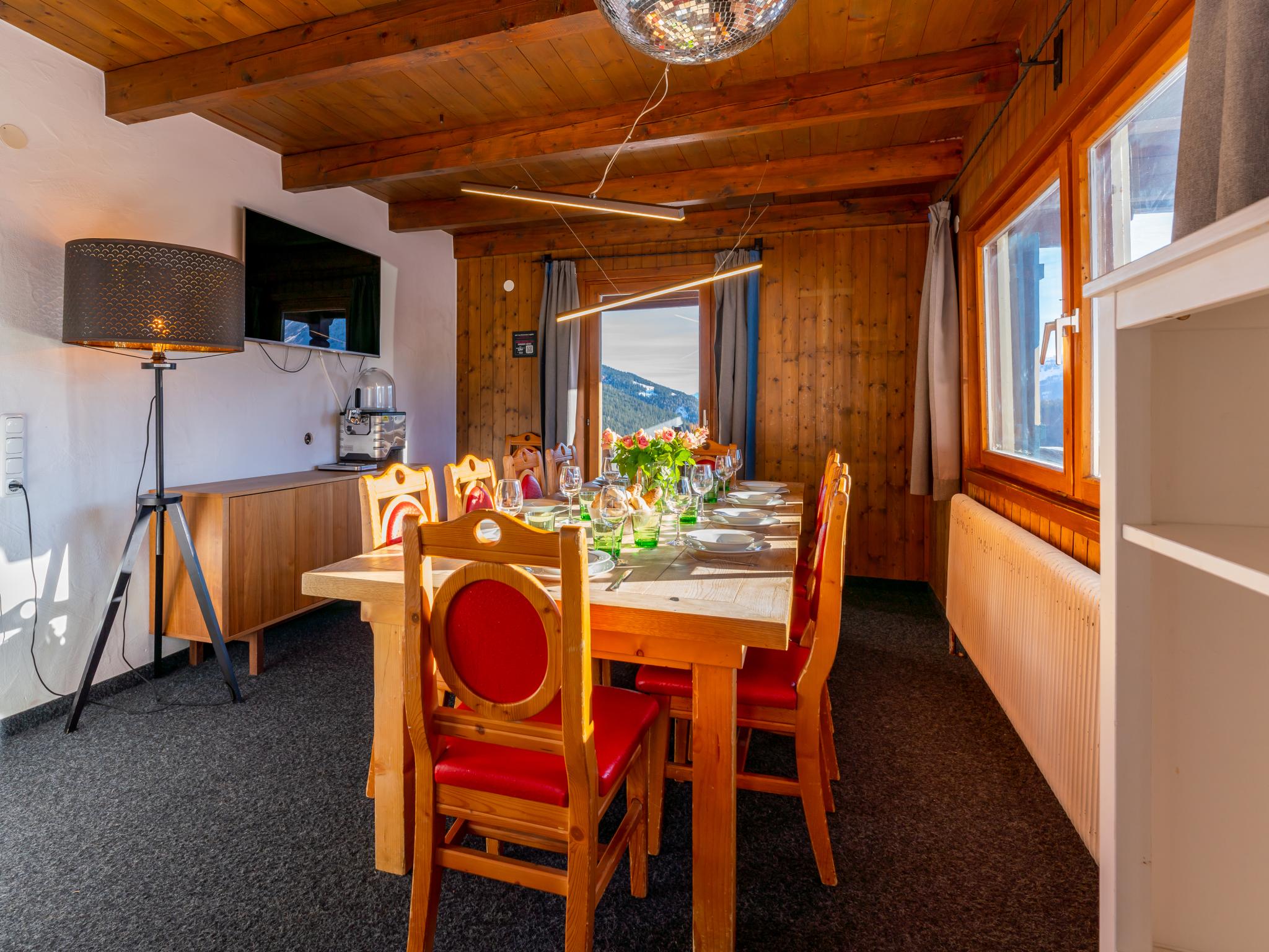 Modern kitchen at Chalet H XL in Königsleiten