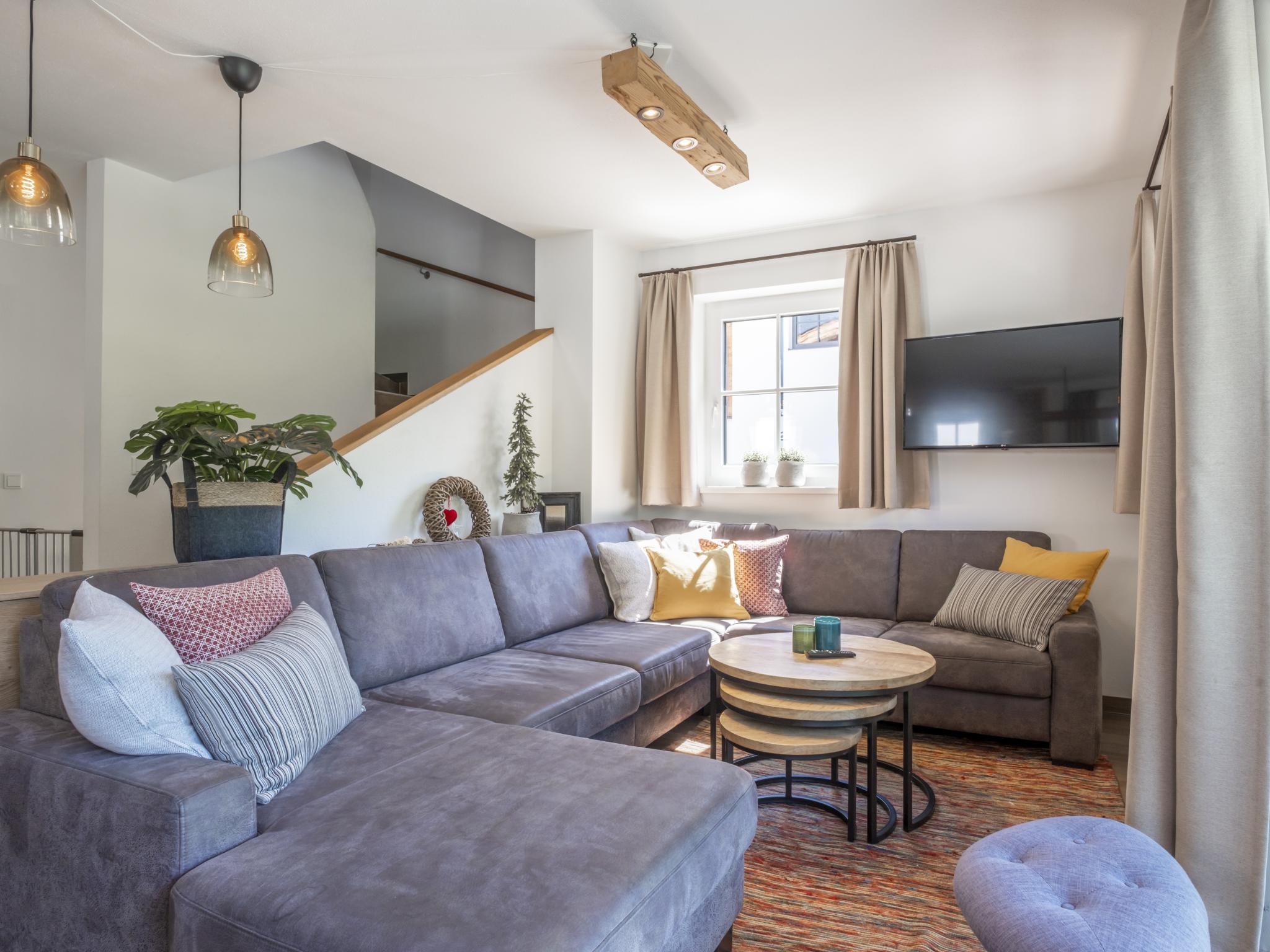 Swimming pool area at Alpen Villa Danica in Mühlbach am Hochkönig