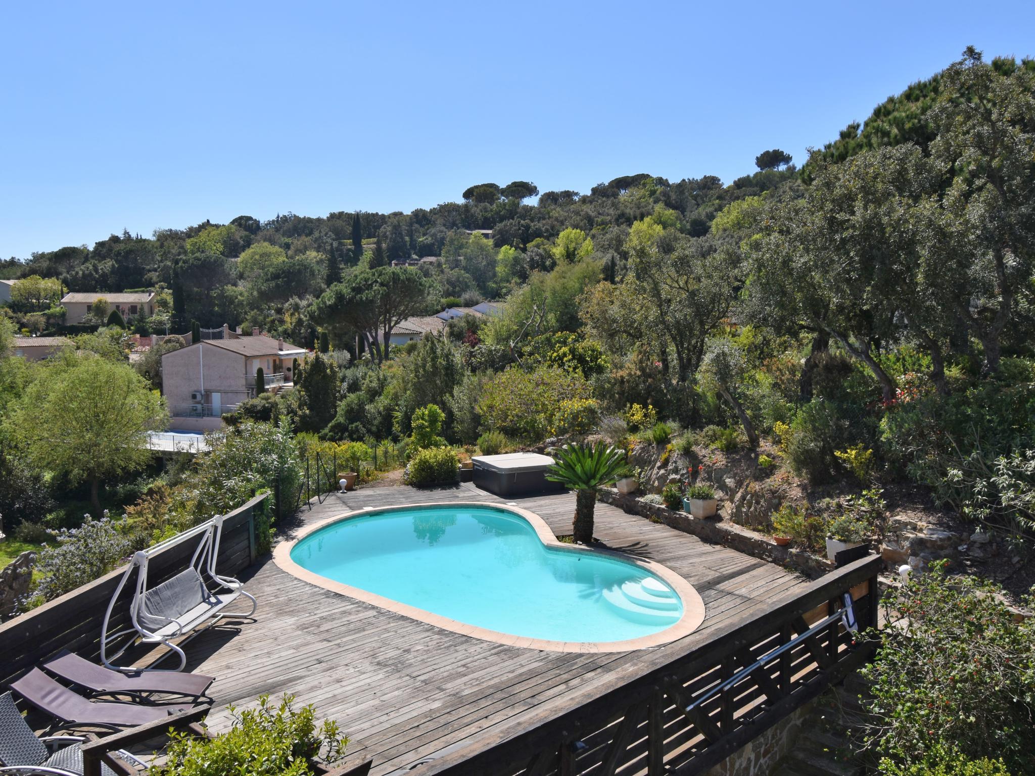 Swimming pool area at Vue Jardin in Sainte Maxime