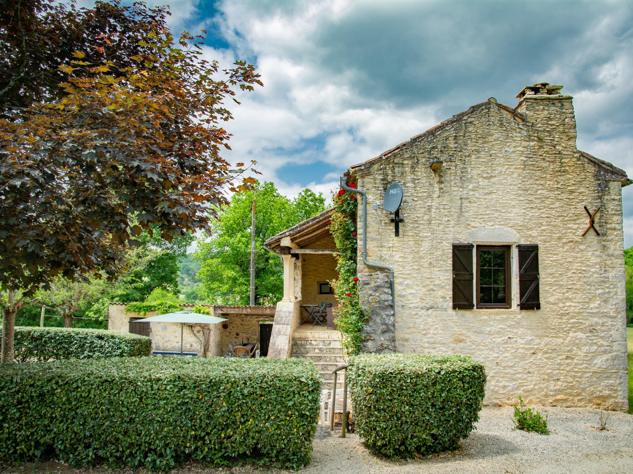 Bedroom with comfortable beds at Loupiac 8pers in Puy-l'Evéque