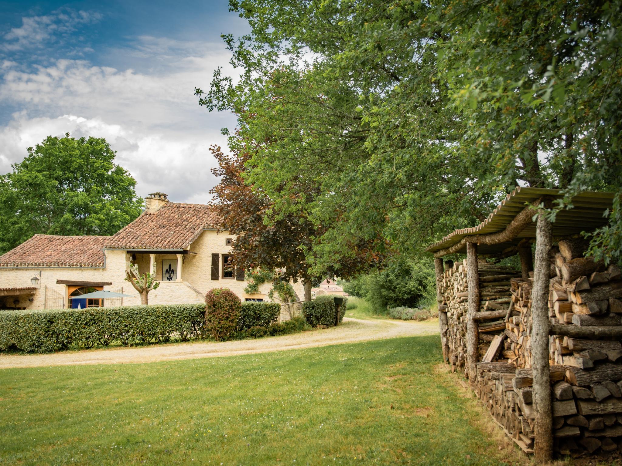 Modern kitchen at Loupiac 8pers in Puy-l'Evéque