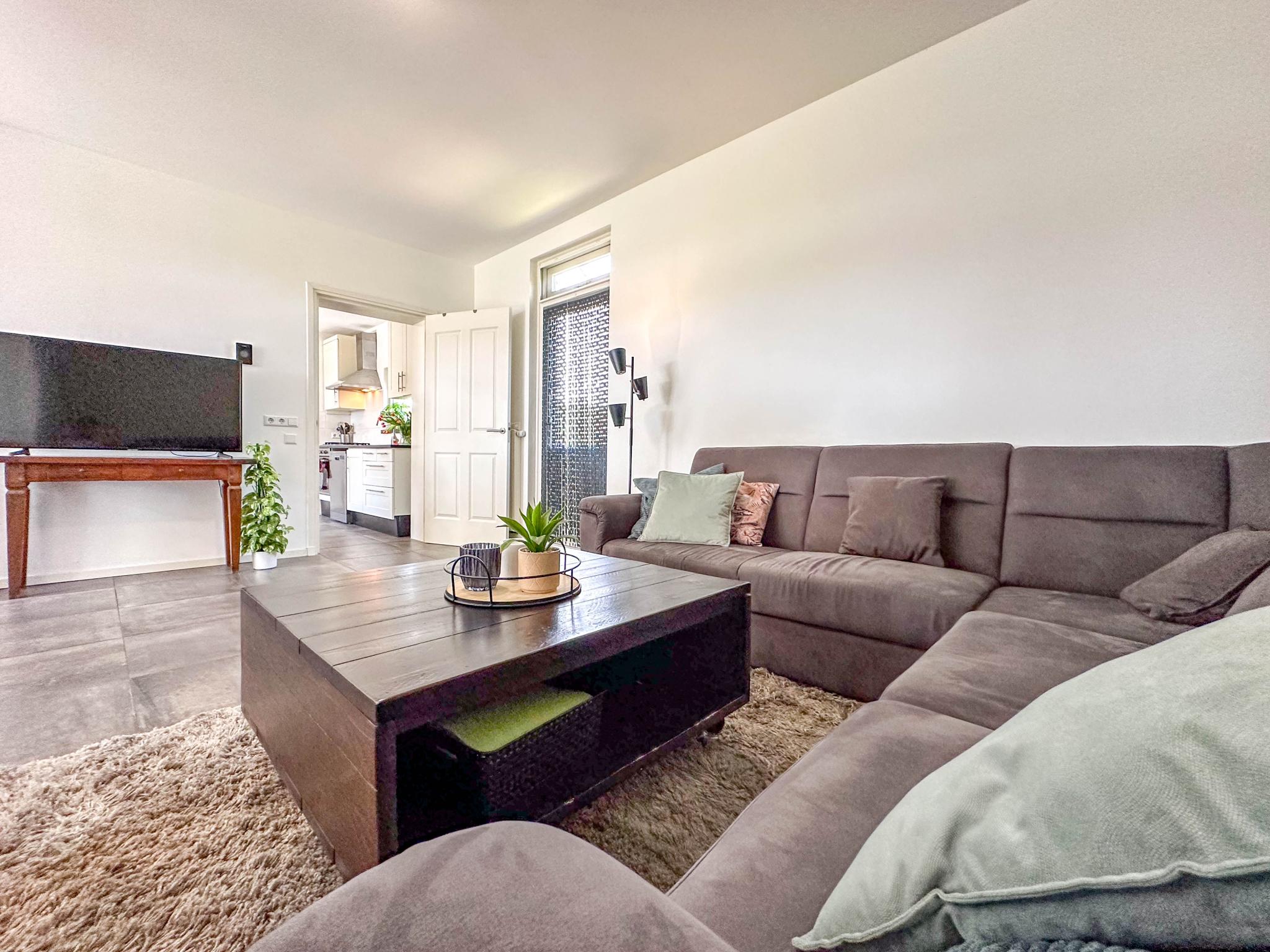 Modern kitchen at Weidezicht in Odiliapeel