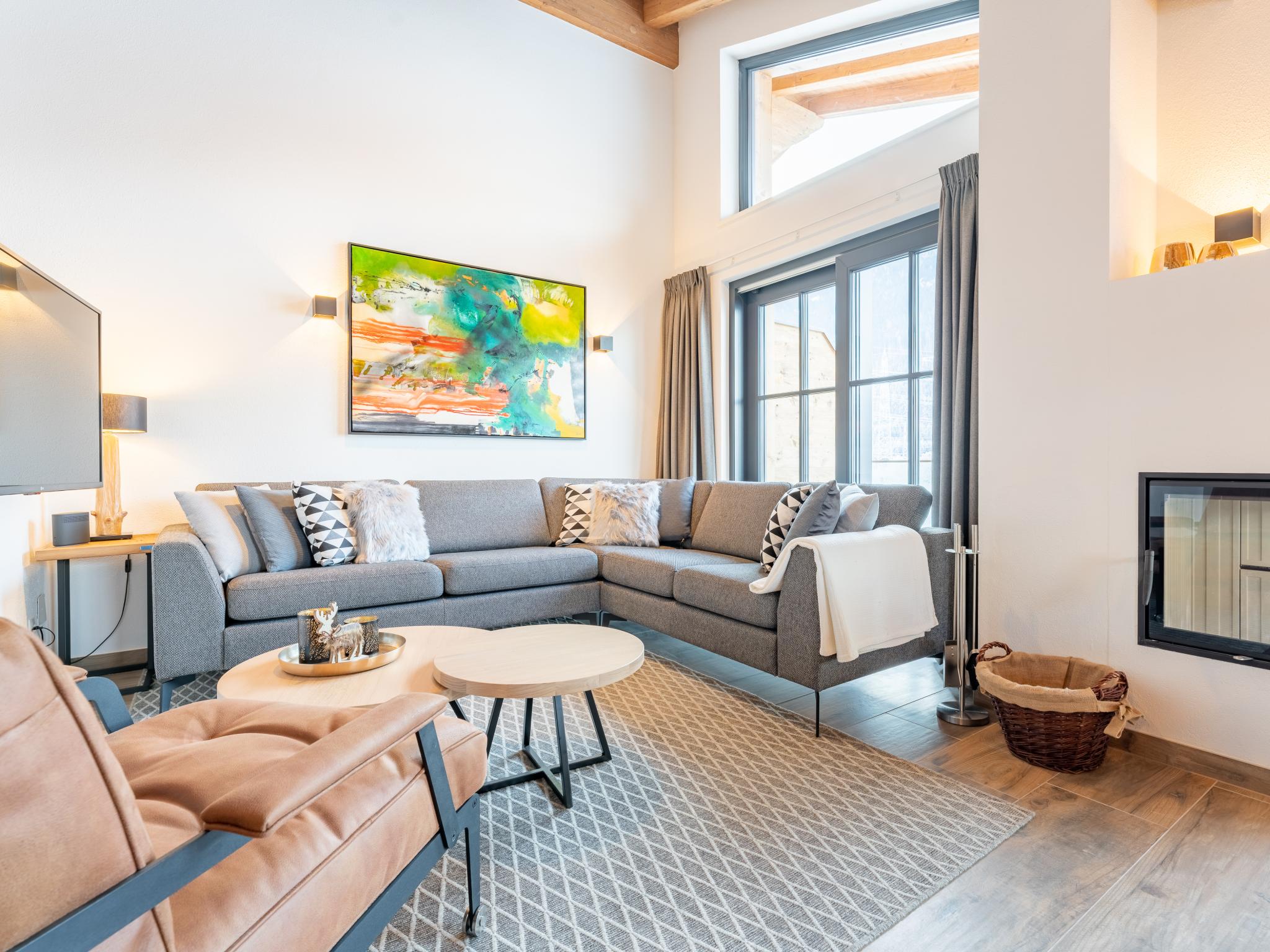 Living area at Tauernlodge Chalet Salzach in Niedernsill