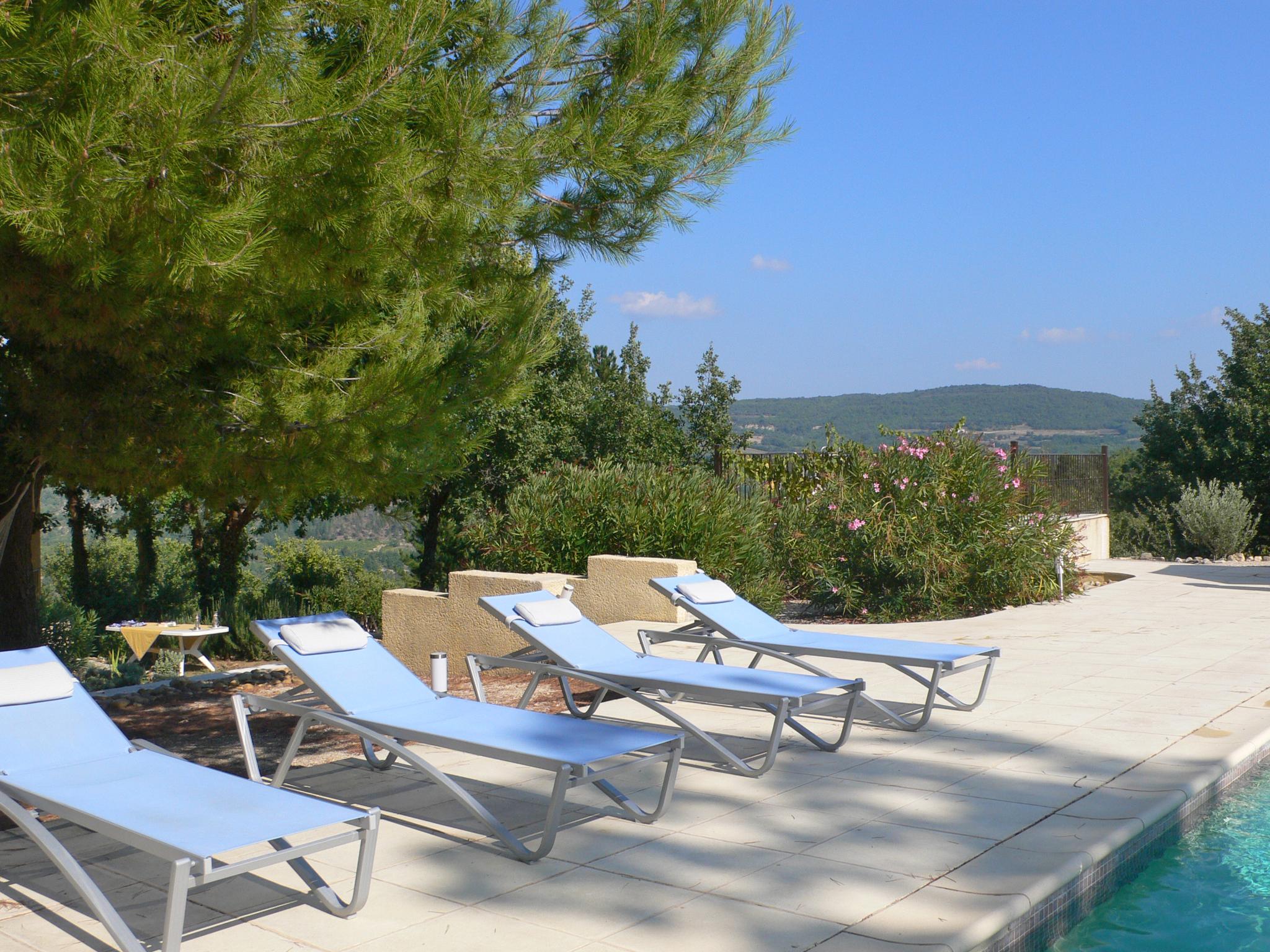 Bathroom facilities at Villa Bellegarde in Saignon