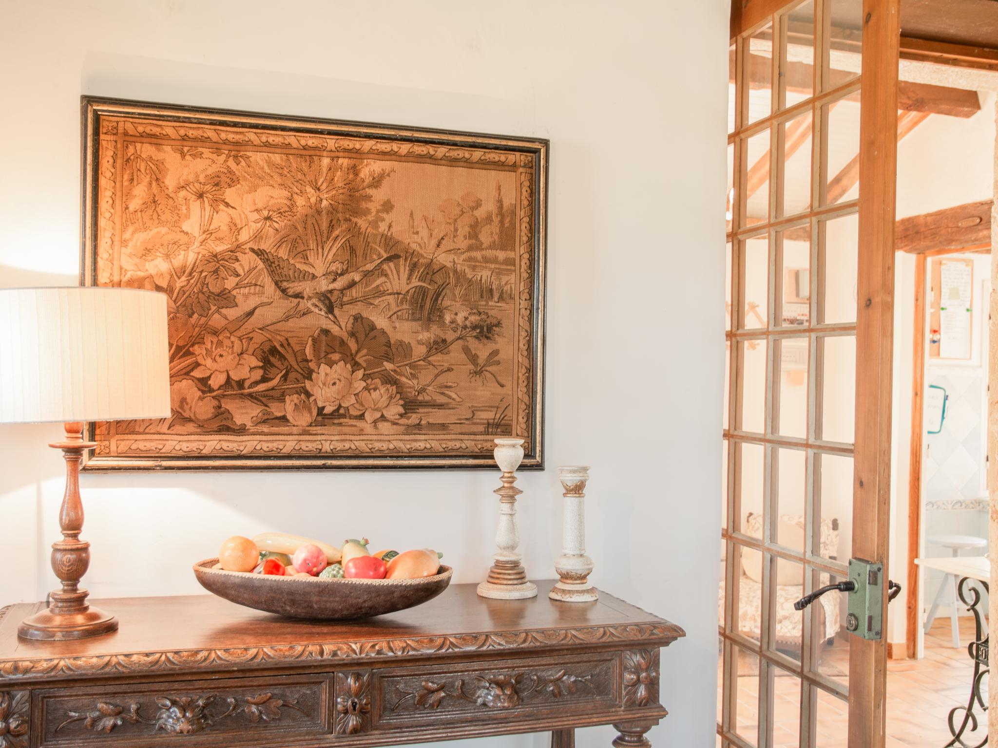 Bedroom with comfortable beds at Maison Sauveterre-la-Lémance in Sauveterre-la-Lémance