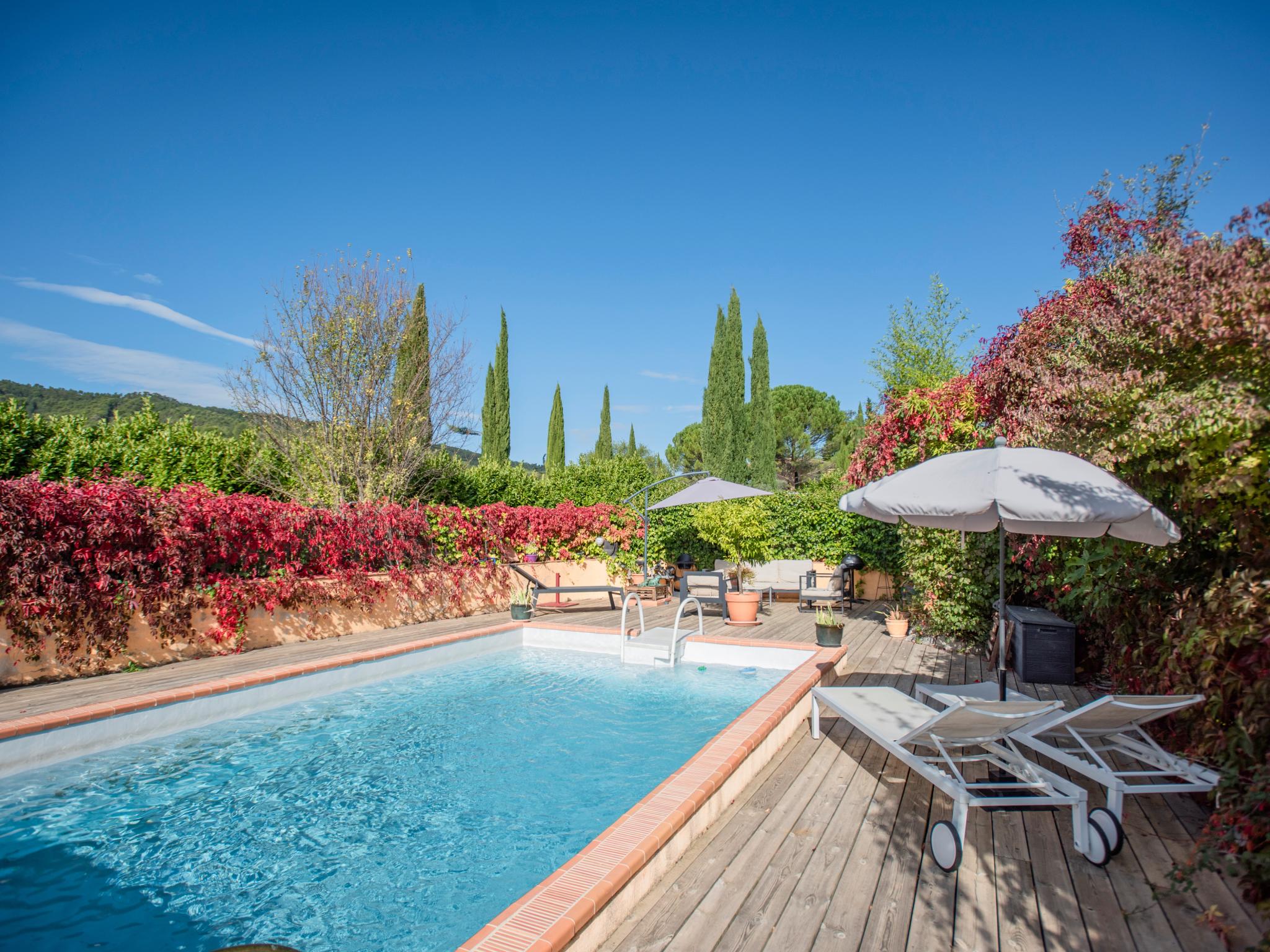 Outdoor terrace and views at La petite maison de la ferme rose in Moustiers-Sainte-Marie