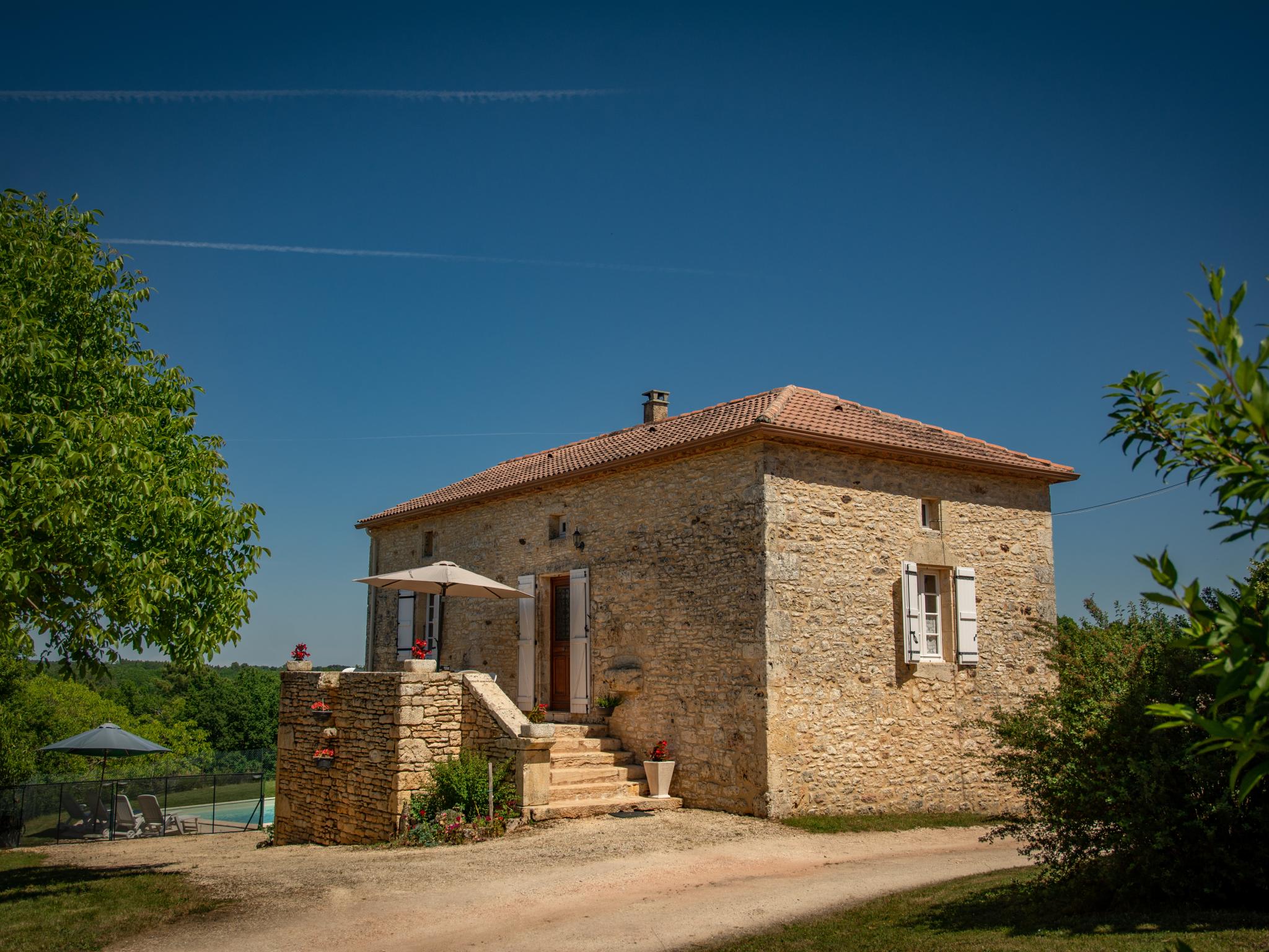 Outdoor terrace and views at Gite Girou Haut in Montcabrier