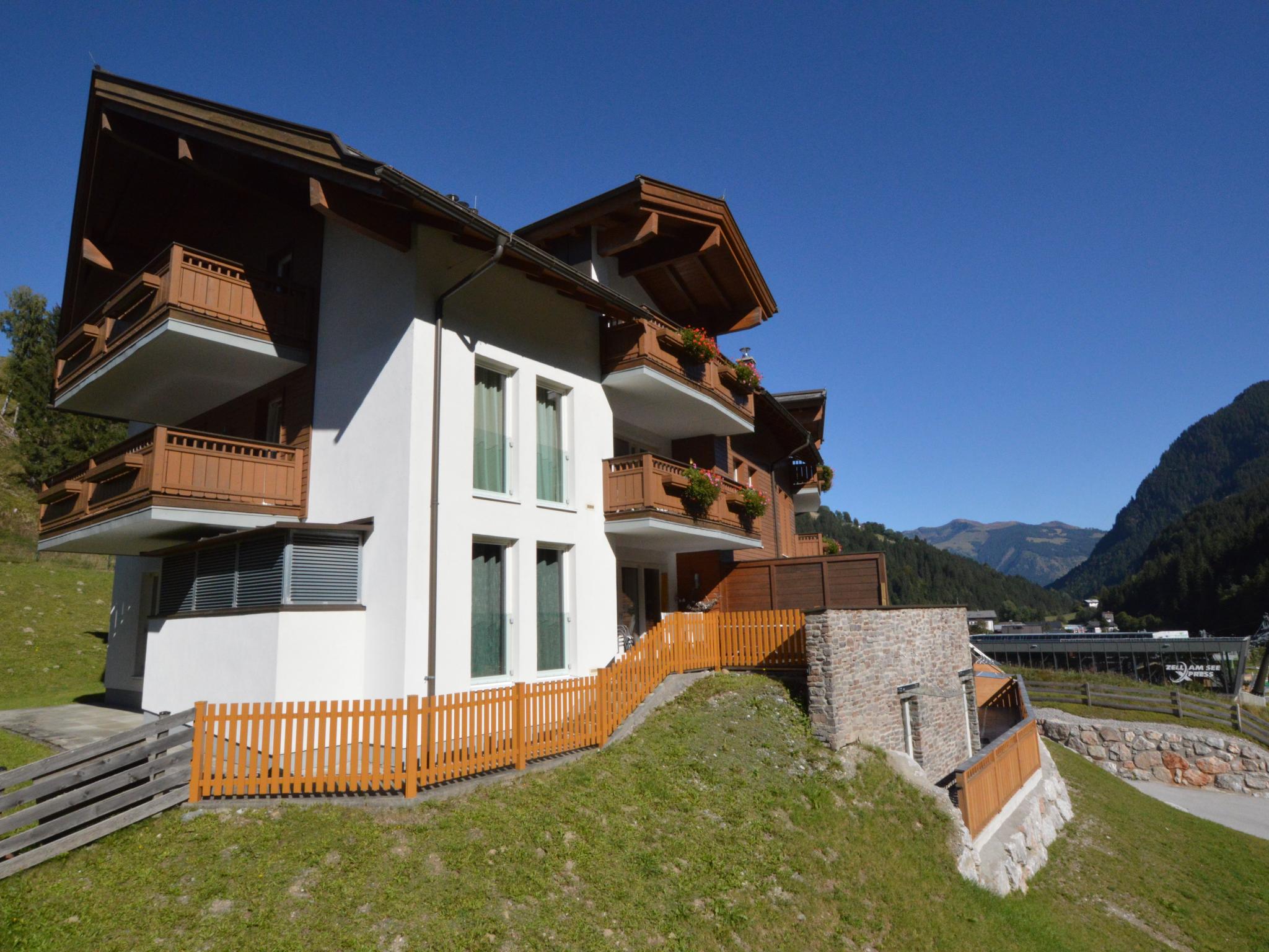 Bathroom facilities at Drei Berge Top 5 in Viehhofen