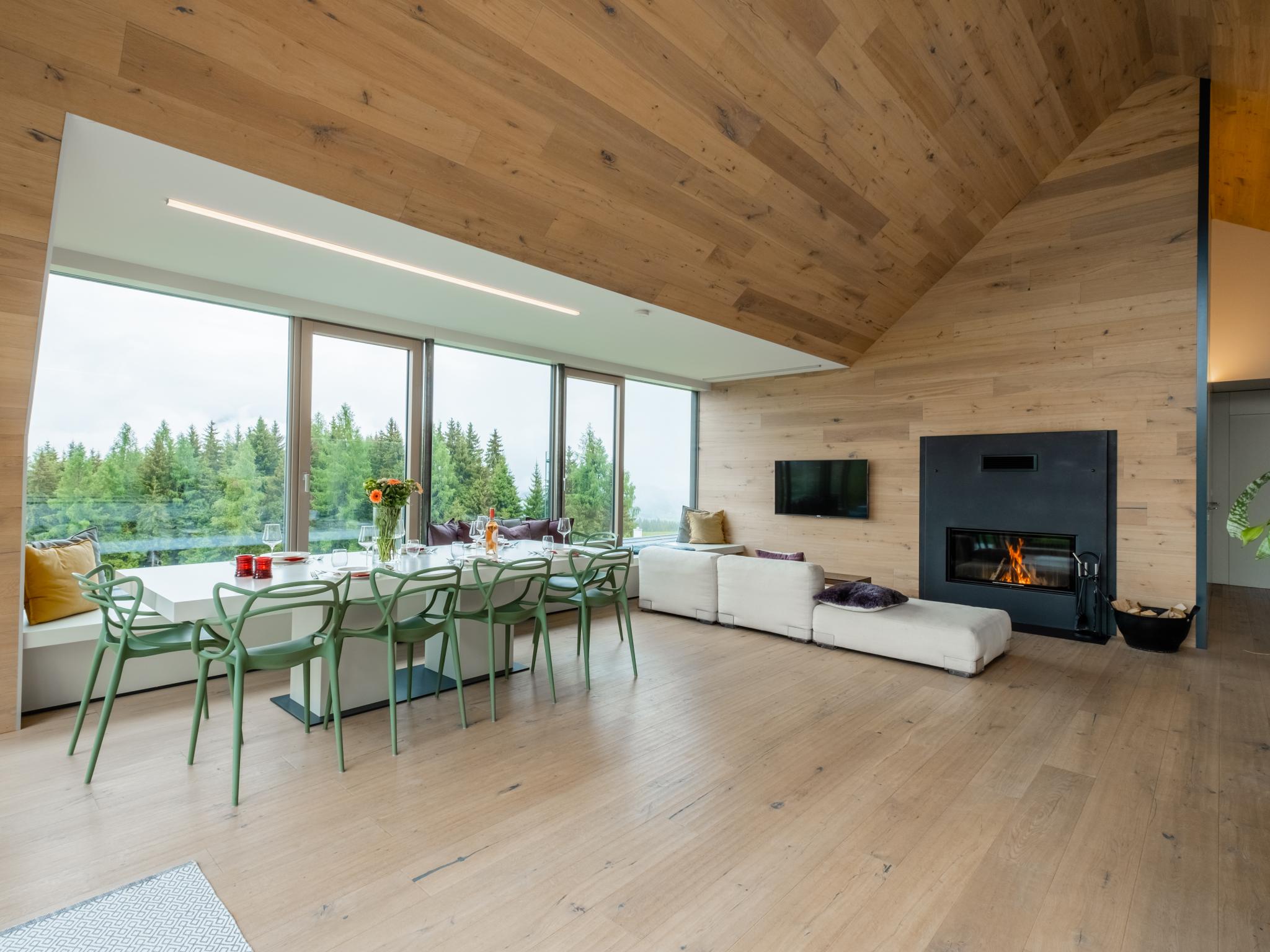Bedroom with comfortable beds at Lakan Lodge in Michaelerberg-Pruggern