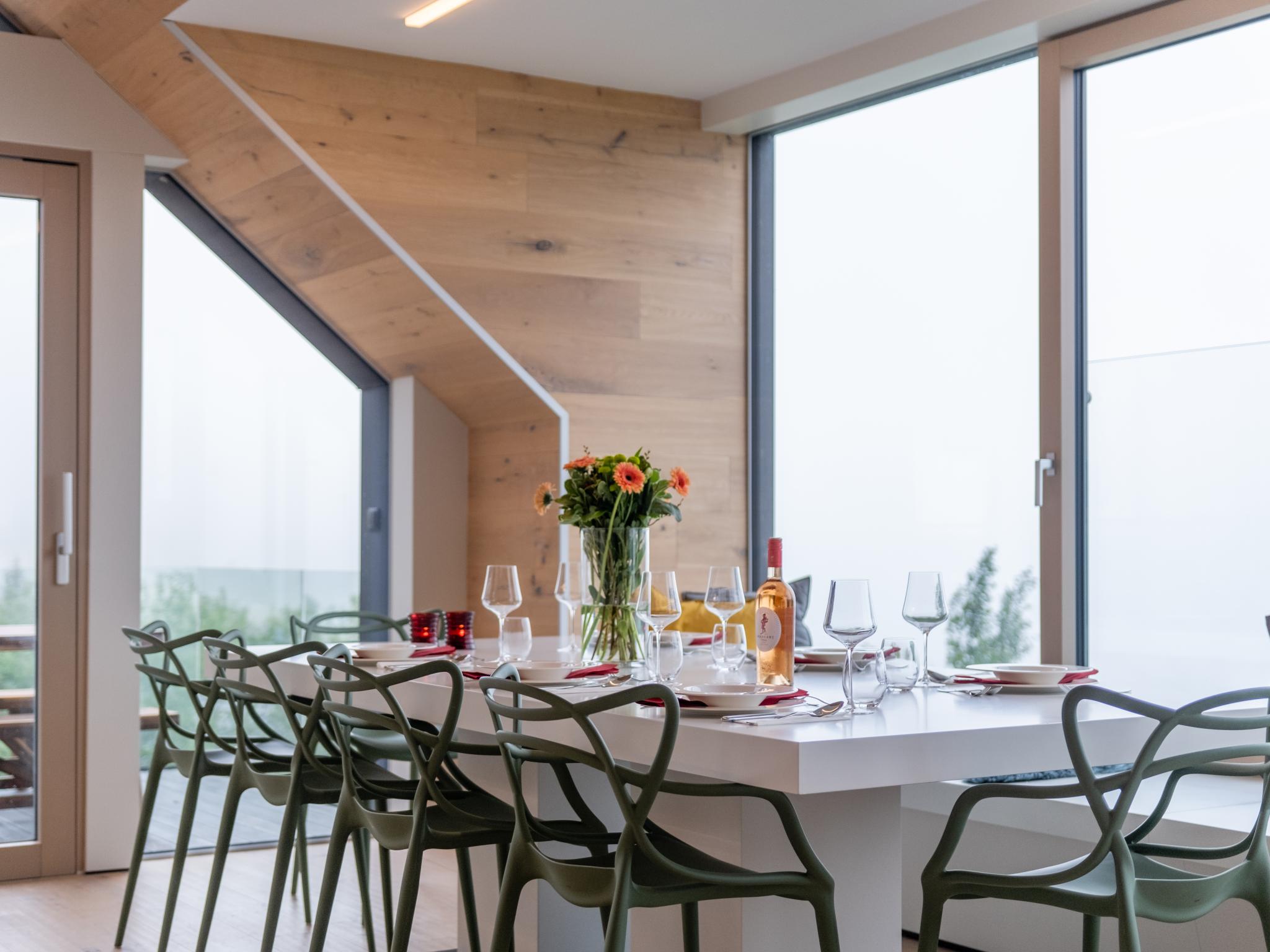 Modern kitchen at Lakan Lodge in Michaelerberg-Pruggern