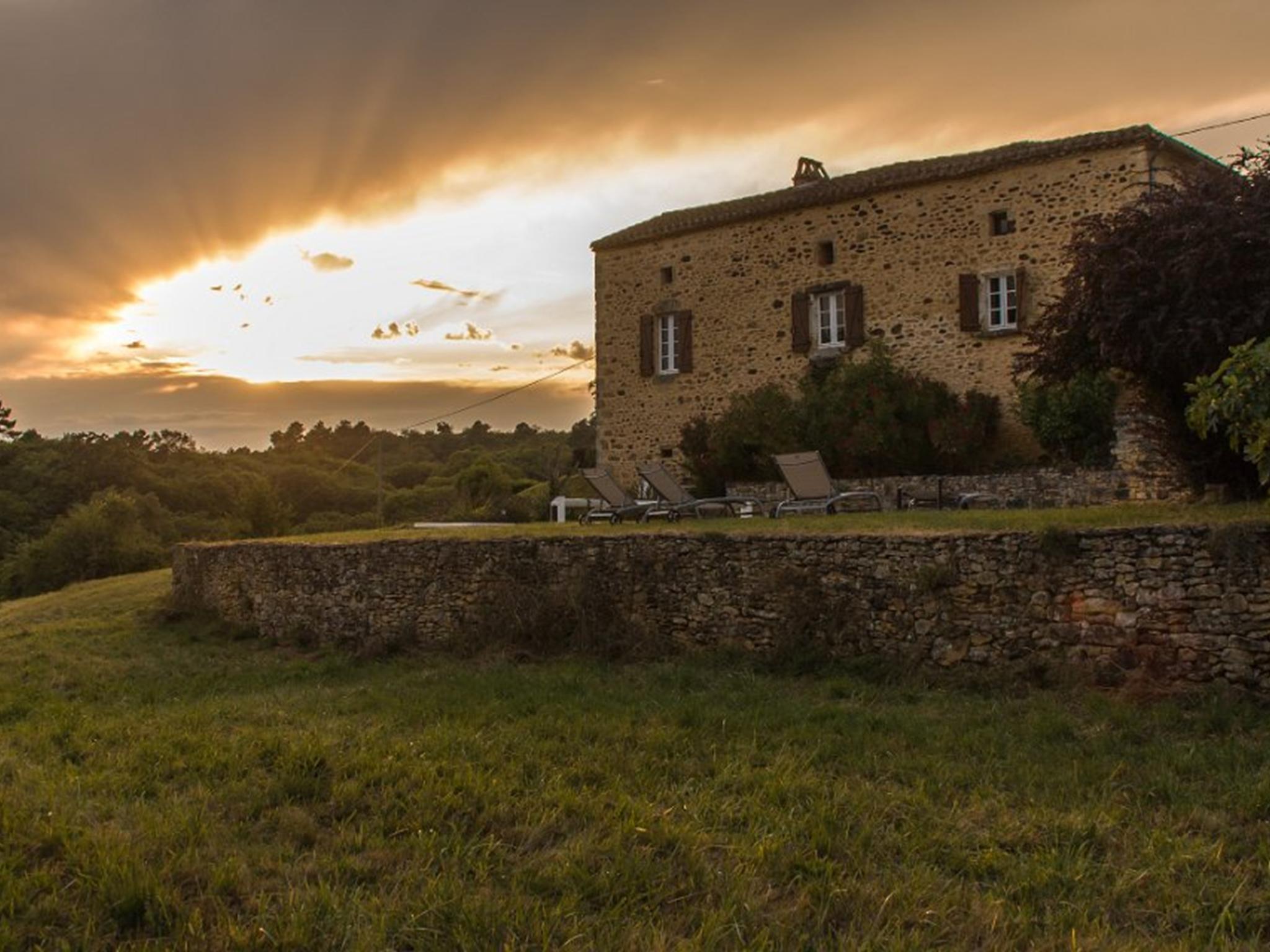 Bathroom facilities at Maison Sauveterre in Sauveterre-la-Lémance