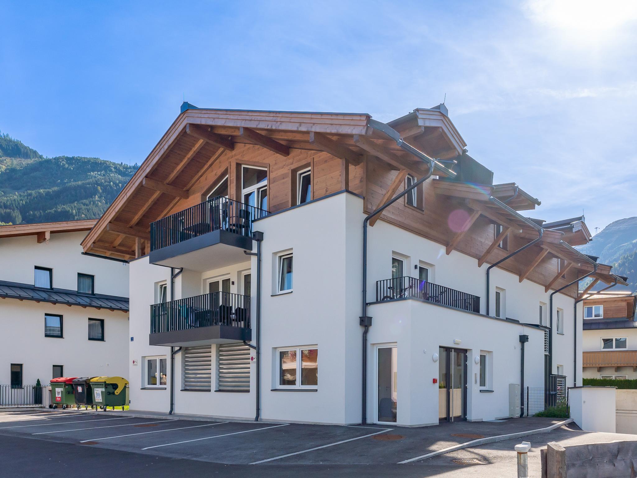 Bedroom with comfortable beds at Falken Suites TOP 6 in Kaprun