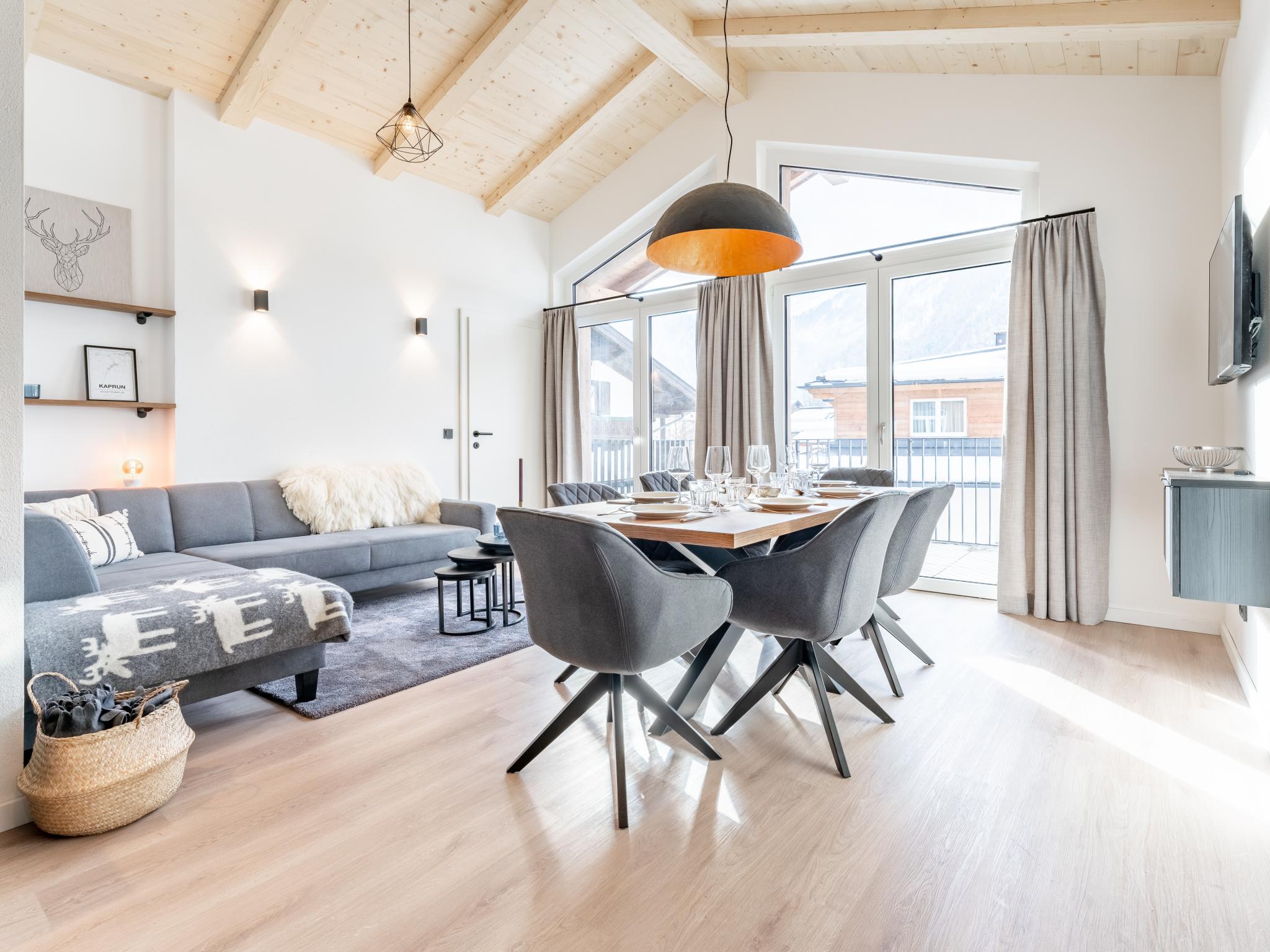 Modern kitchen at Falken Suites TOP 6 in Kaprun