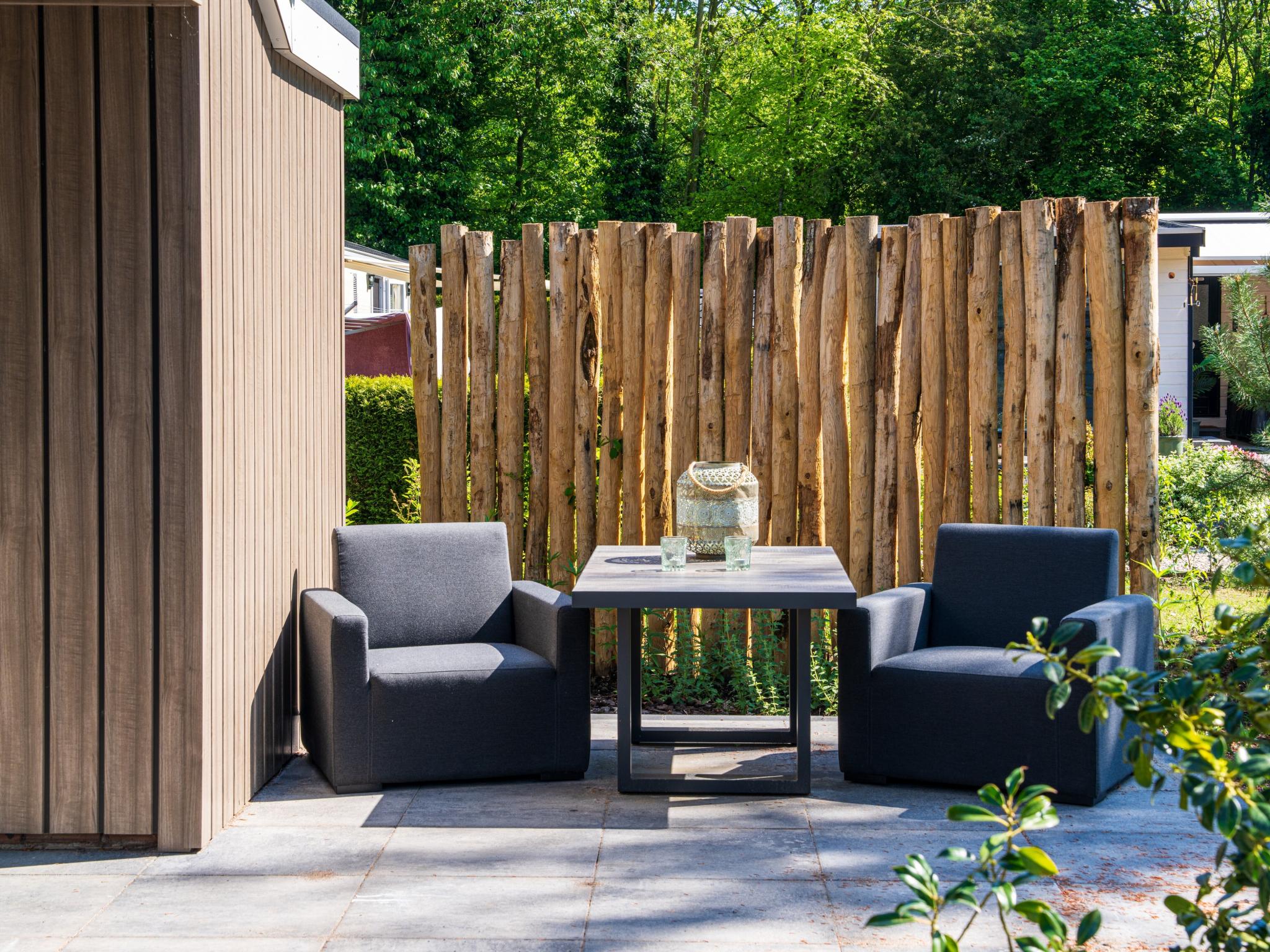 Swimming pool area at De Fazant in Hulshorst