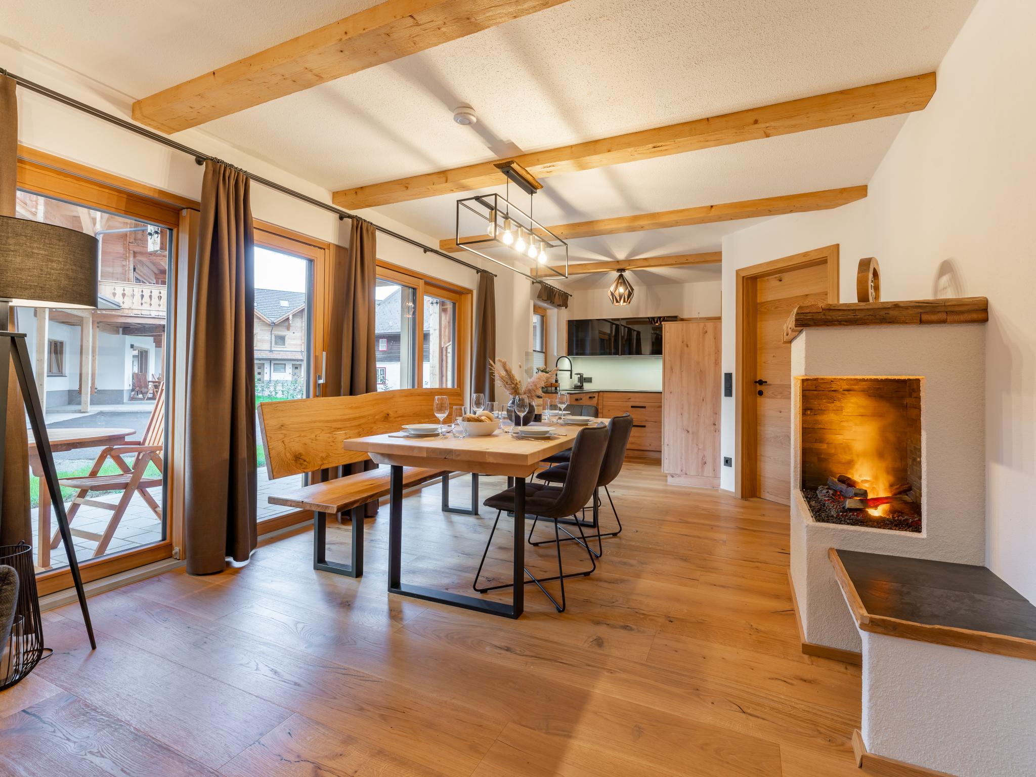AlmApARTment Mauterndorf Pichl 7-2 Mauterndorf -
<ul>
<li>Gelegen nabij top skigebieden zoals Fanningberg, Großeck-Speiereck, Aineck-Katschberg en Obertauern, met een breed scala aan pistes en sneeuwzekerheid.</li>
<li>10% korting op skihuur bij Sport2000 Pichler in Mariapfarr bij vertoning van reisbescheiden.</li>
<li>Uitgebreide faciliteiten zoals een sauna, skiberging en comfortabele accommodatie met moderne voorzieningen.</li>
</ul>