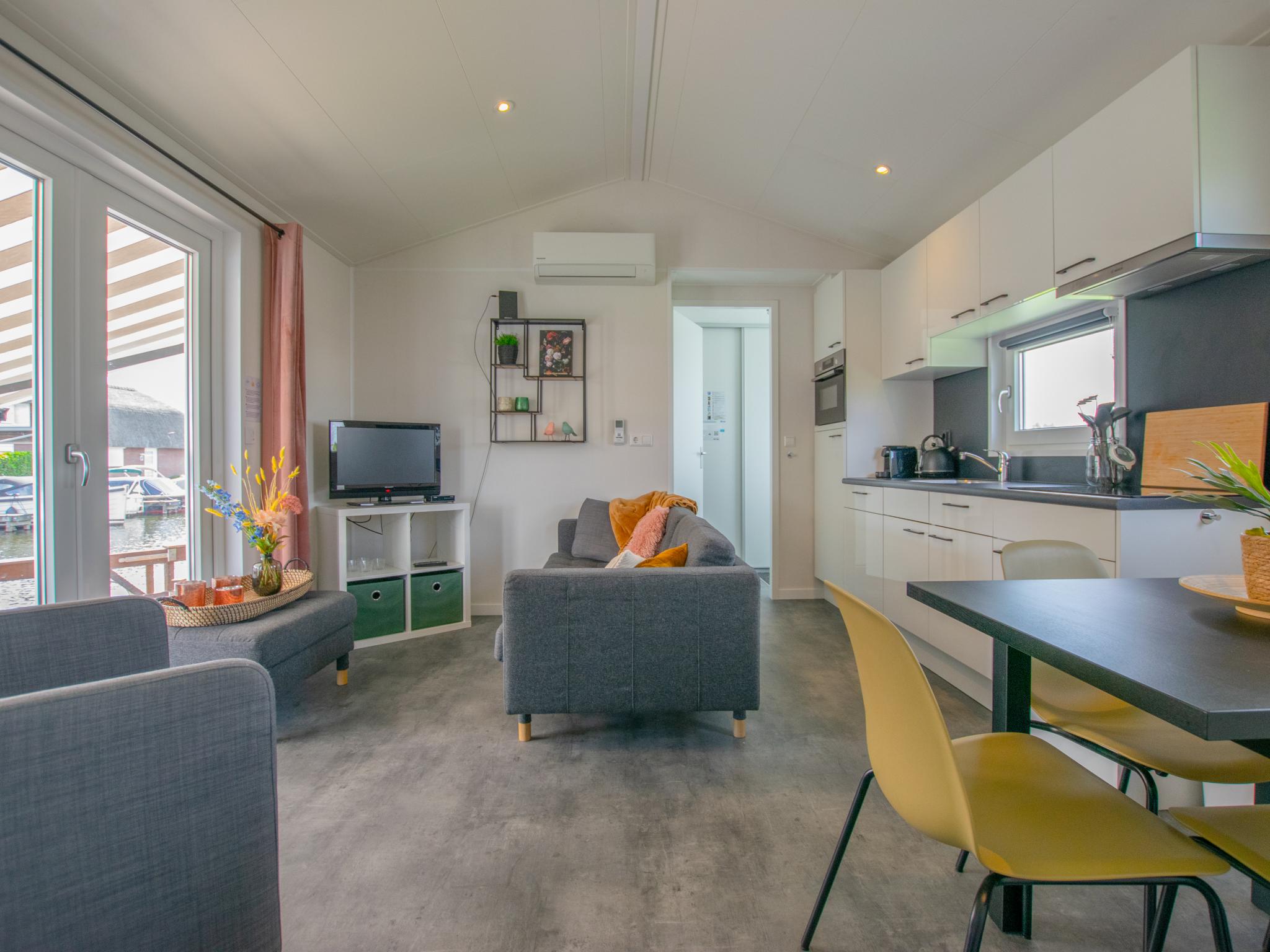 Outdoor terrace and views at Grote Karekiet 24-30 in Breukelen