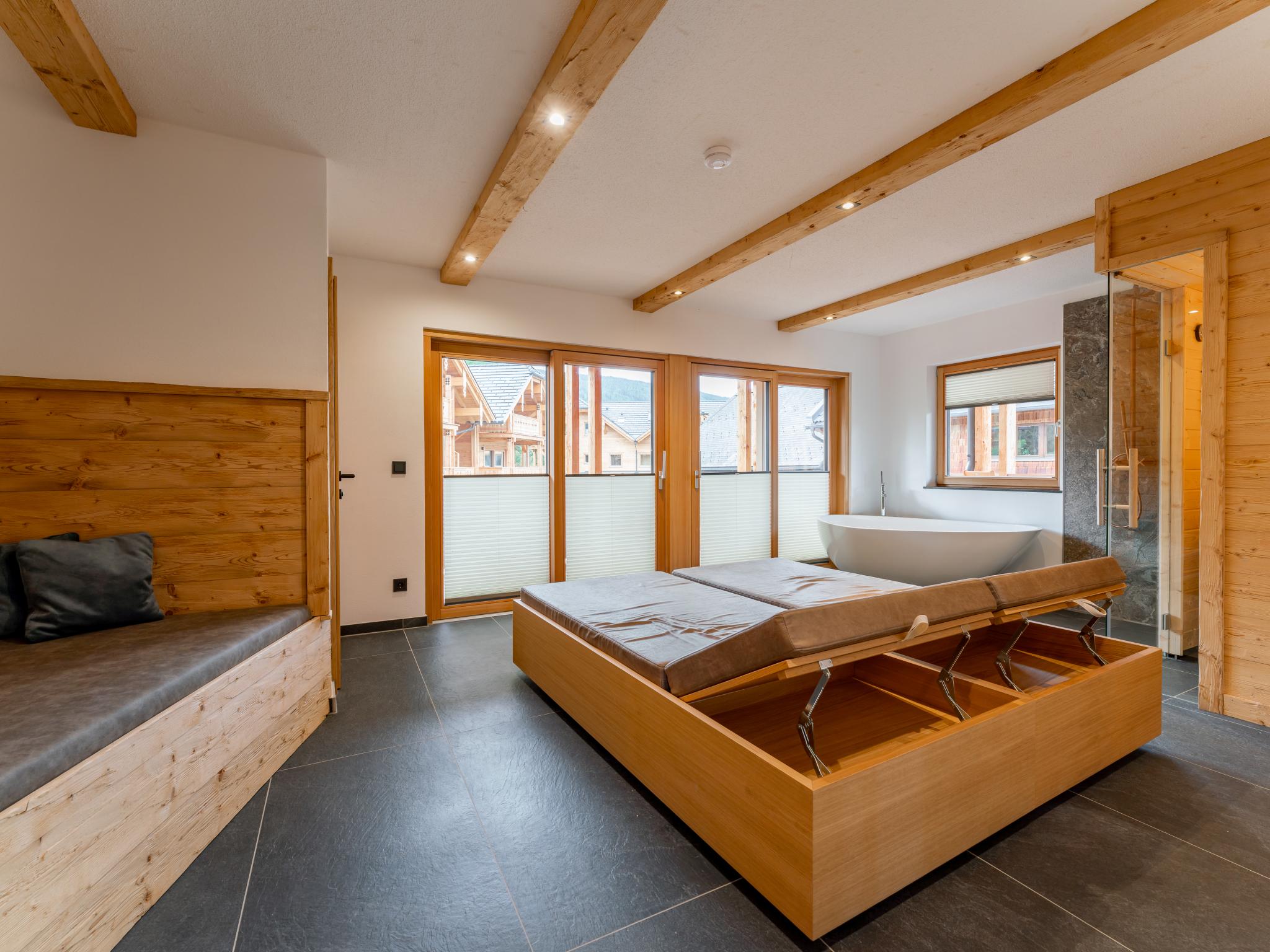 AlmApARTment Mauterndorf Pichl 7-1 Mauterndorf -
<ul>
<li>Uitstekende ligging nabij meerdere skigebieden, waaronder Grosseck-Speiereck, Aineck Katschberg en Obertauern, met een breed scala aan pistes en sneeuwzekerheid.</li>
<li>Eigen sauna/wellnessruimte voor ontspanning na een dag op de piste.</li>
<li>10% korting op skihuur bij Sport2000 Pichler in Mariapfarr bij vertoning van reisbescheiden.</li>
</ul>