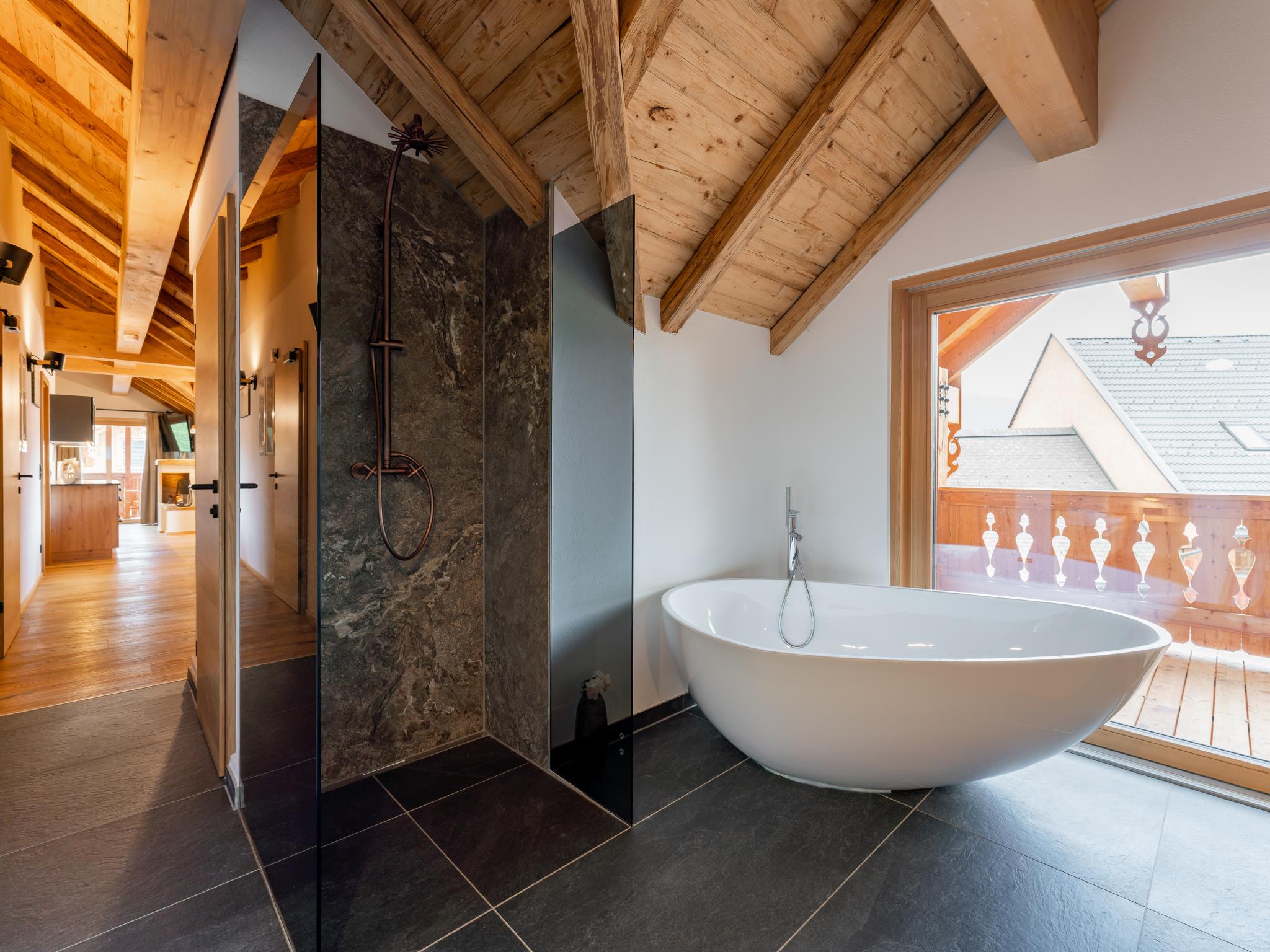 Bathroom facilities at AlmApARTment Mauterndorf Pichl 8-3 in Mauterndorf