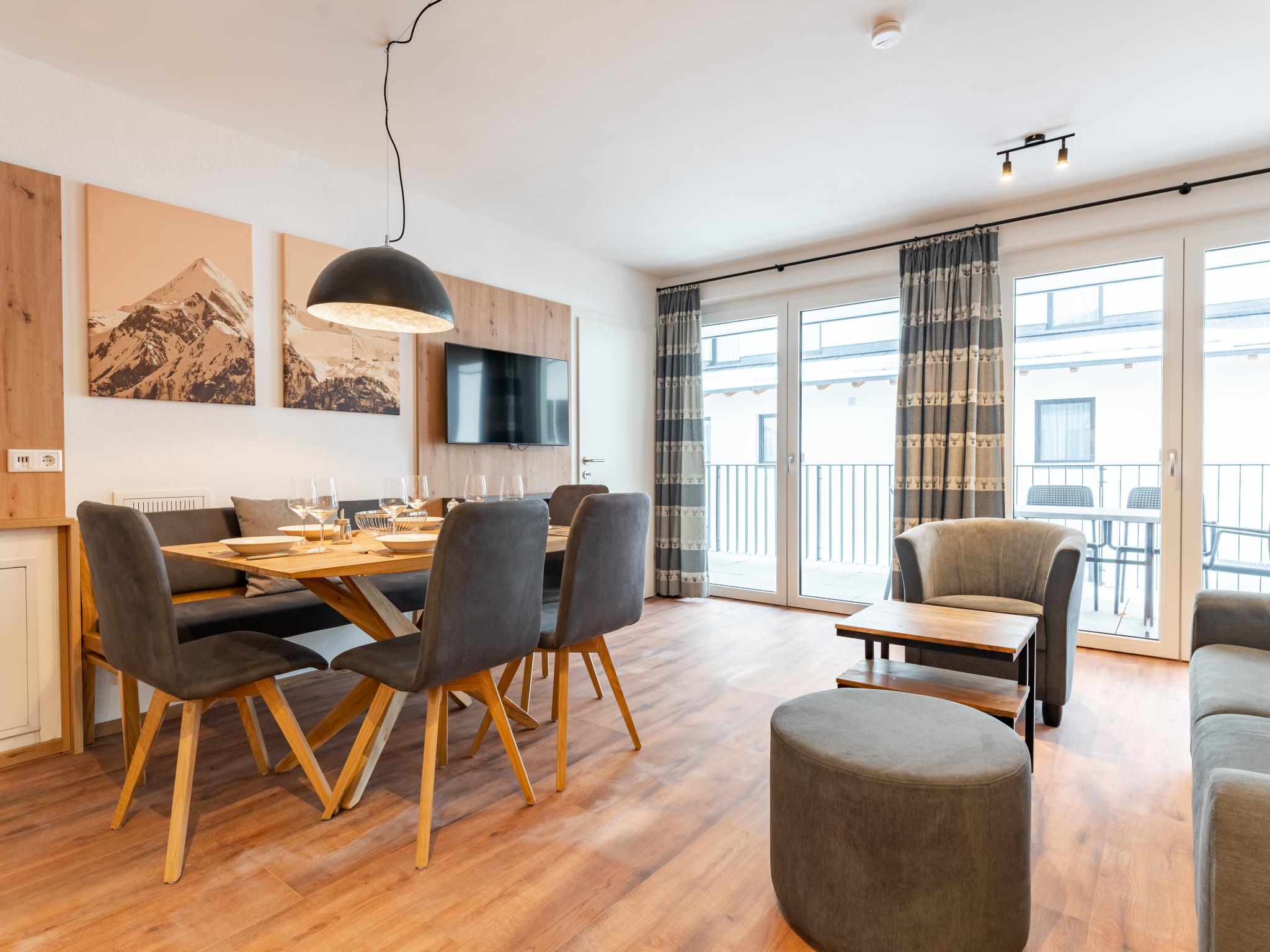 Modern kitchen at Falken Suites TOP 4 in Kaprun