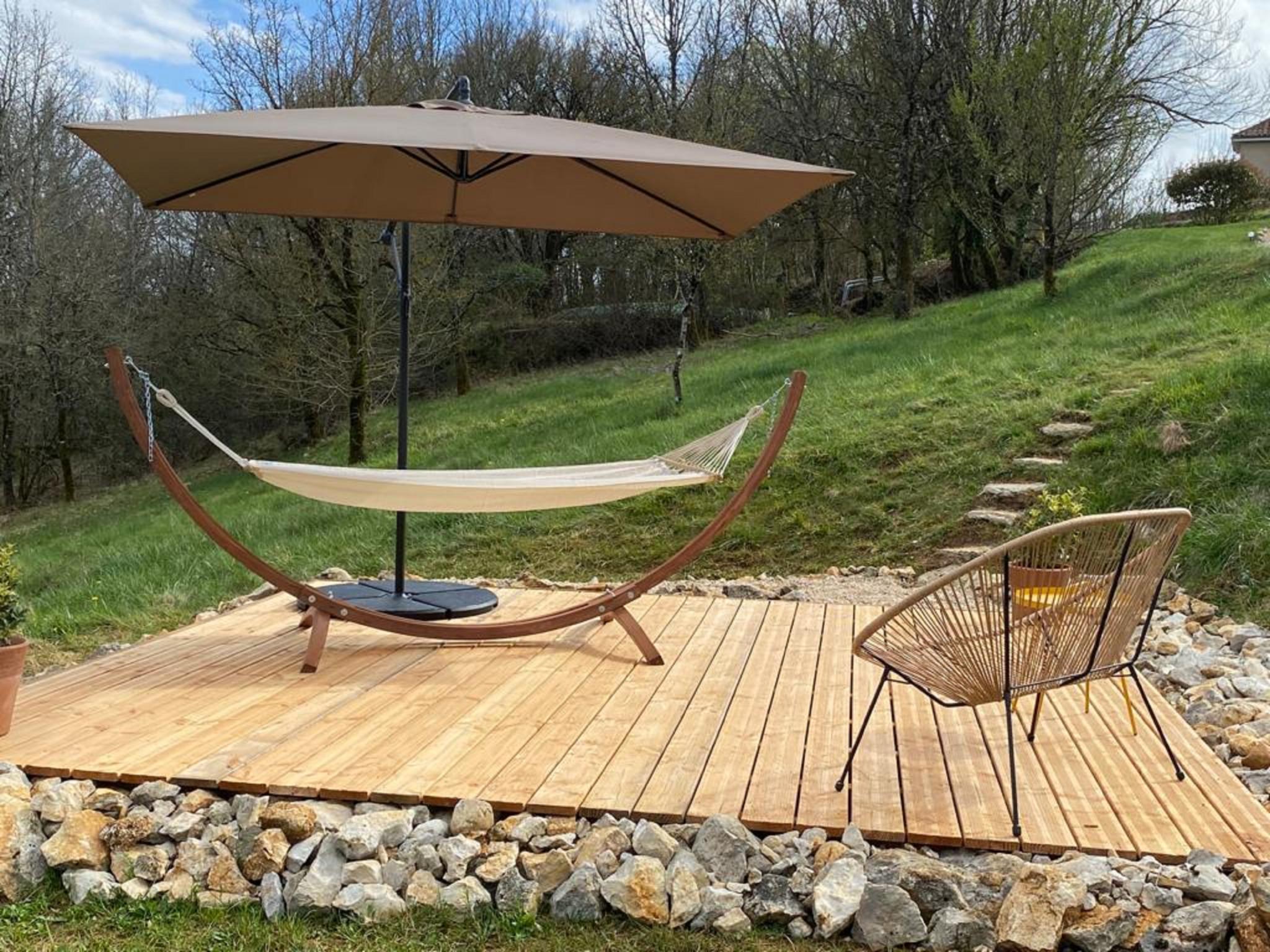 Bedroom with comfortable beds at Villa Calloras in Cajarc