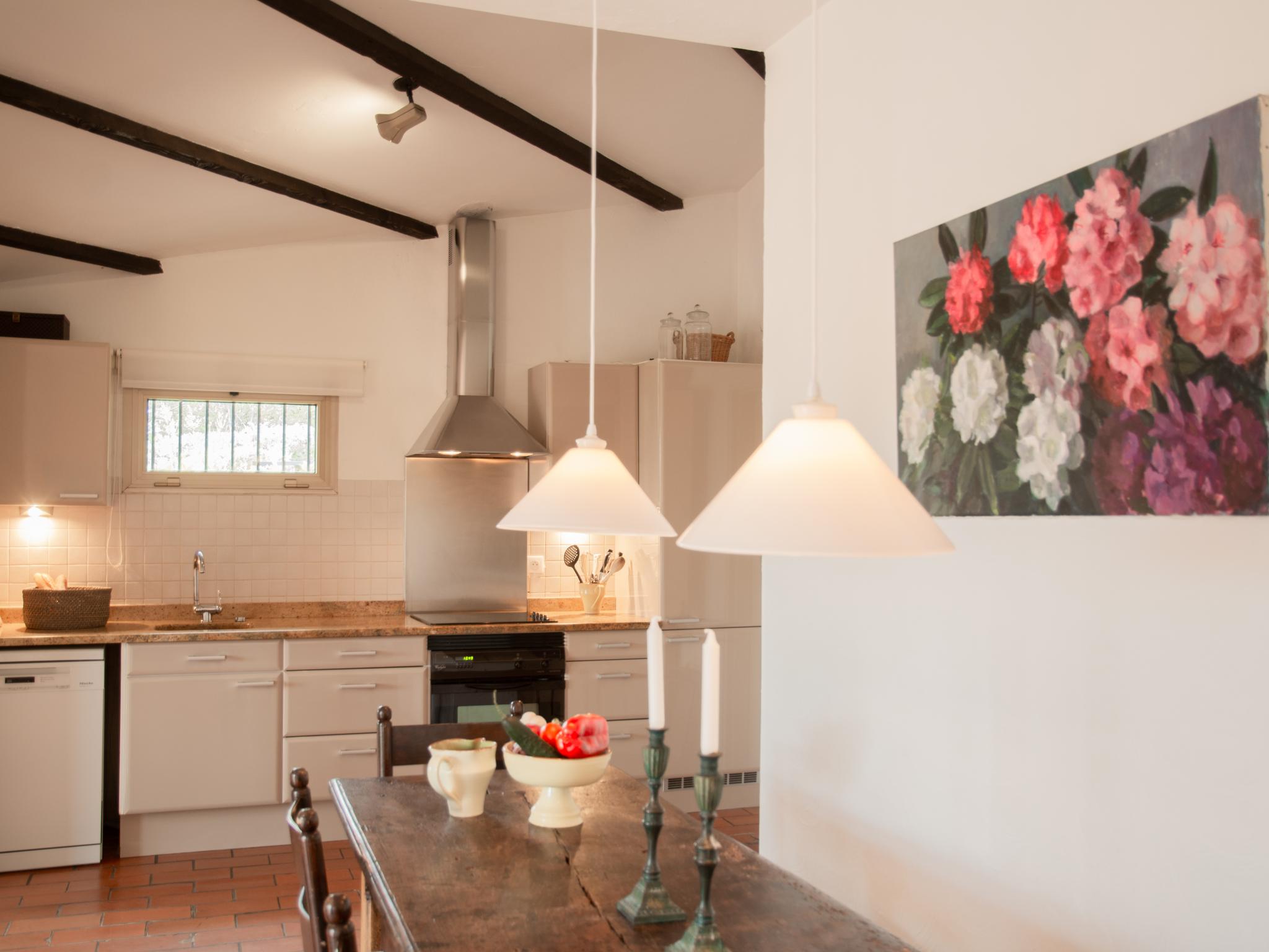 Bathroom facilities at Maison l Arc in Valbonne
