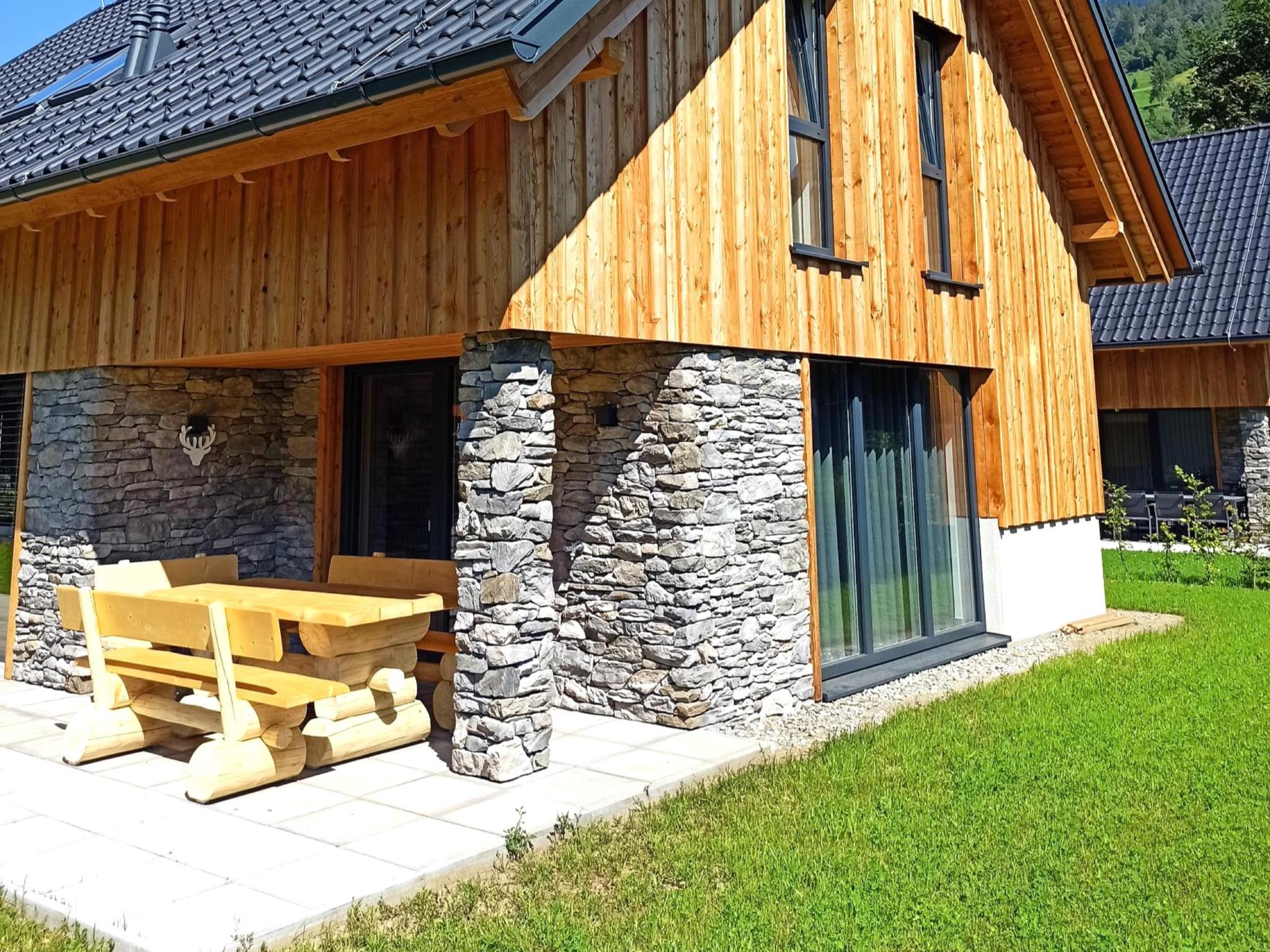 Bedroom with comfortable beds at Mountain Chalet Berg-Glück in Kreischberg