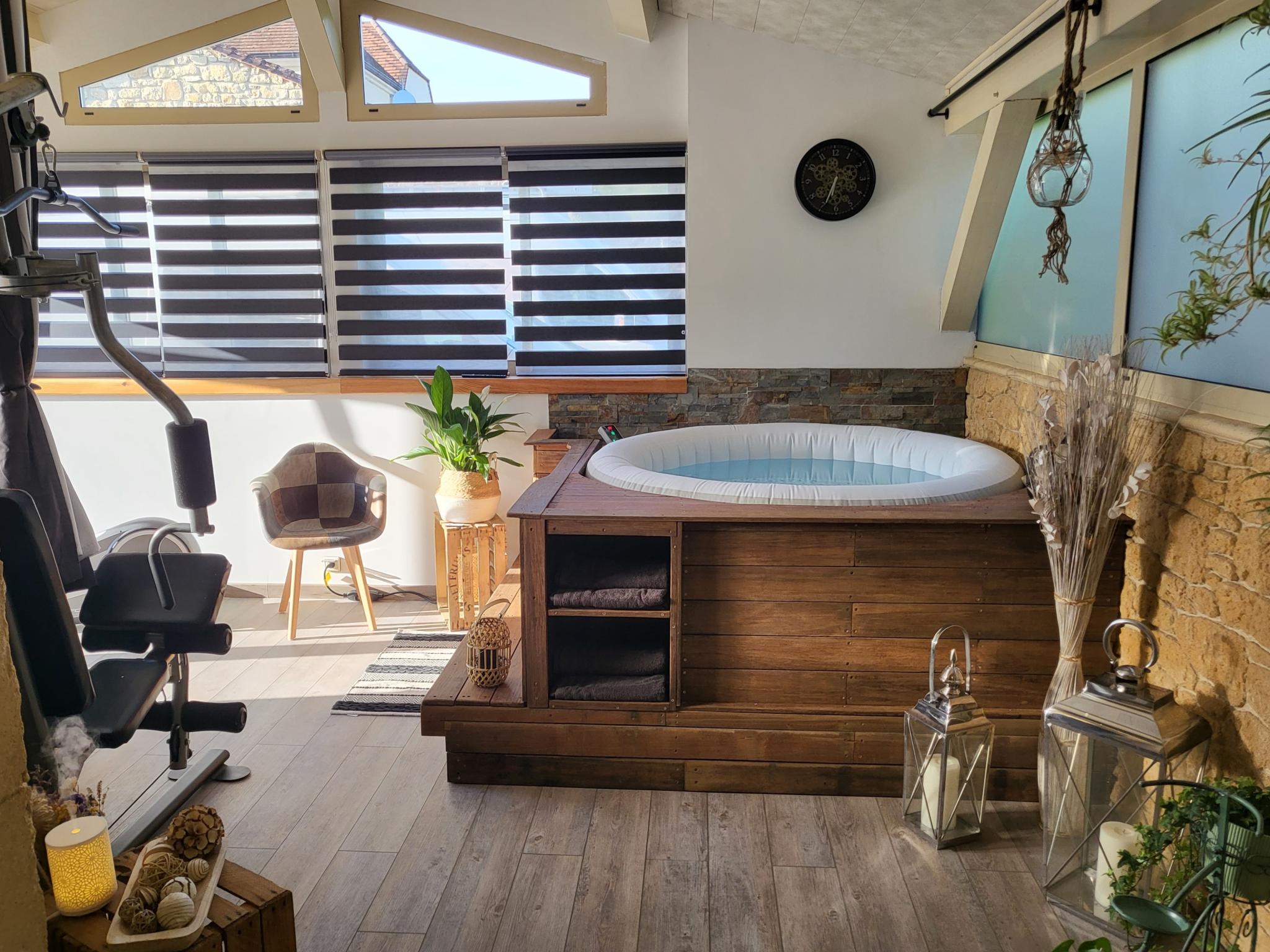 Bathroom facilities at La Grange Sud in Carsac Aillac