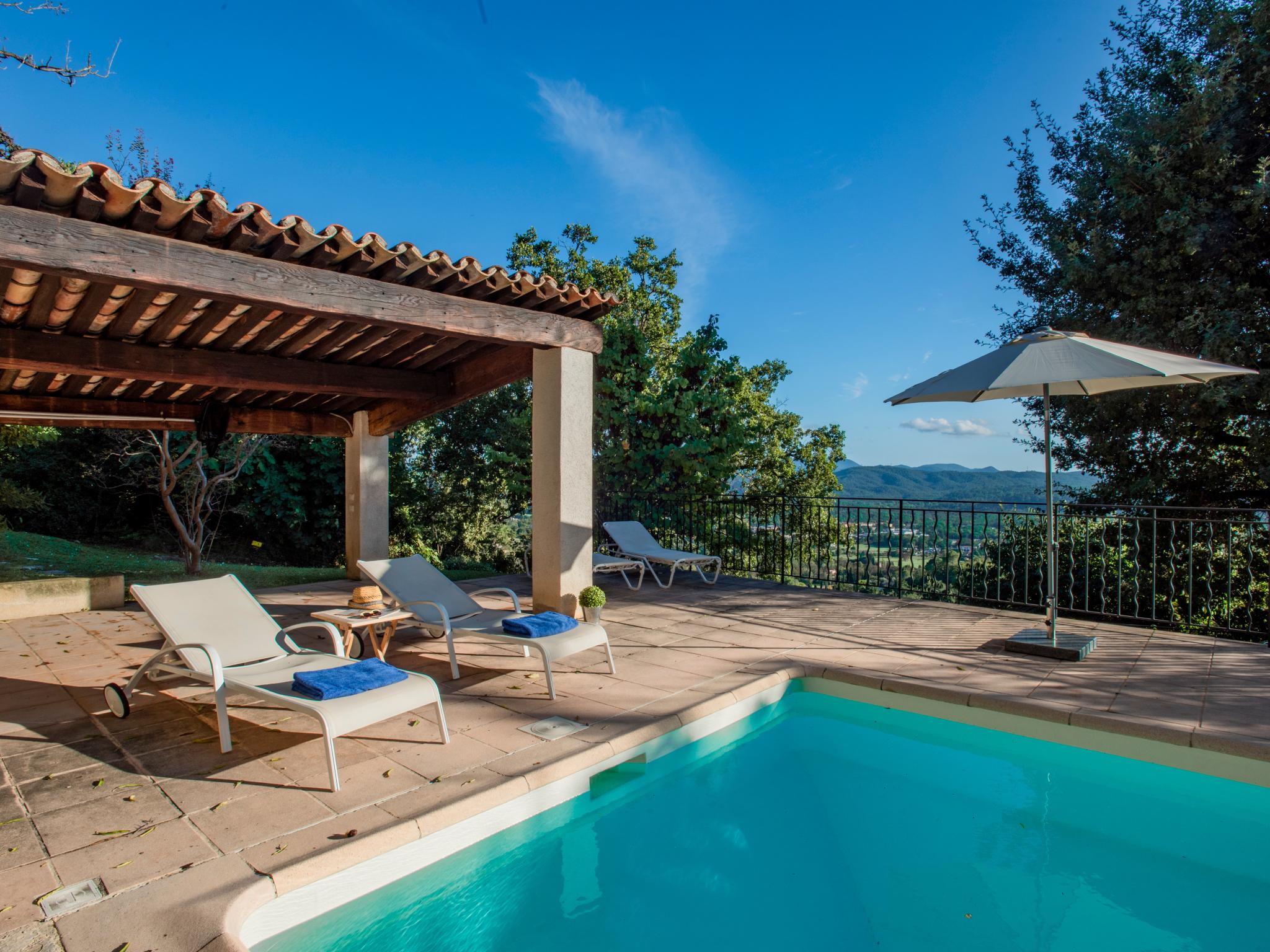 Outdoor terrace and views at Le Hérisson in Montauroux