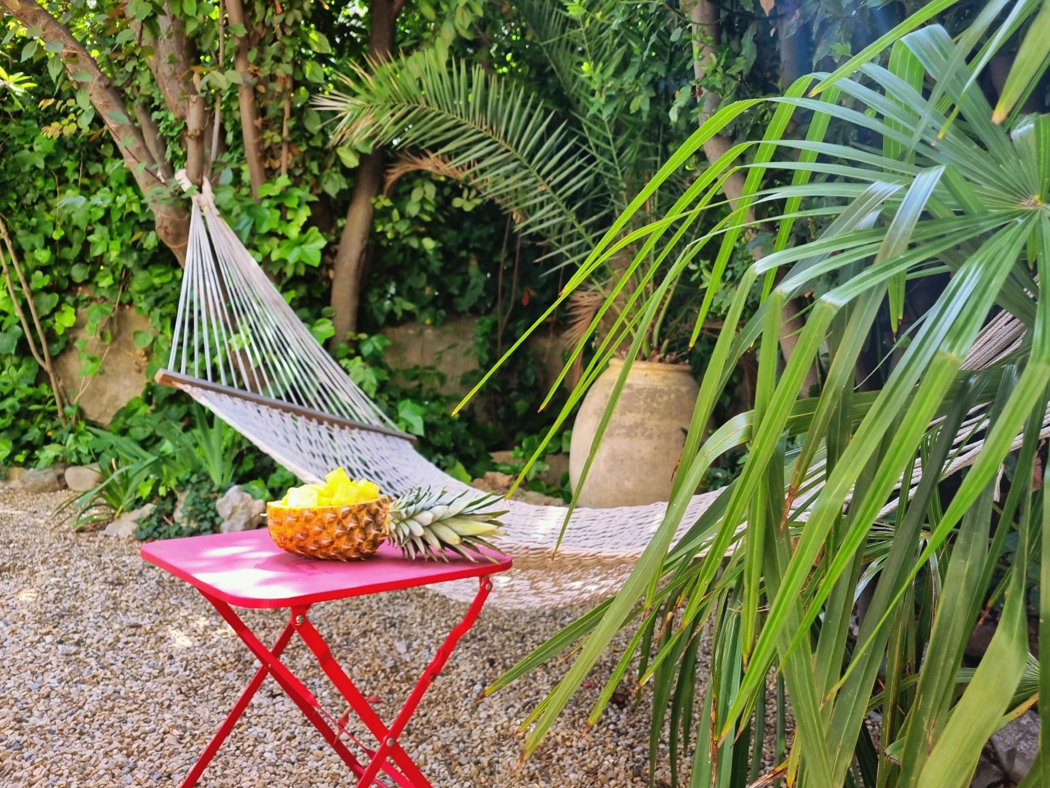 Bathroom facilities at La maison des Vendangeurs 10 in Olonzac