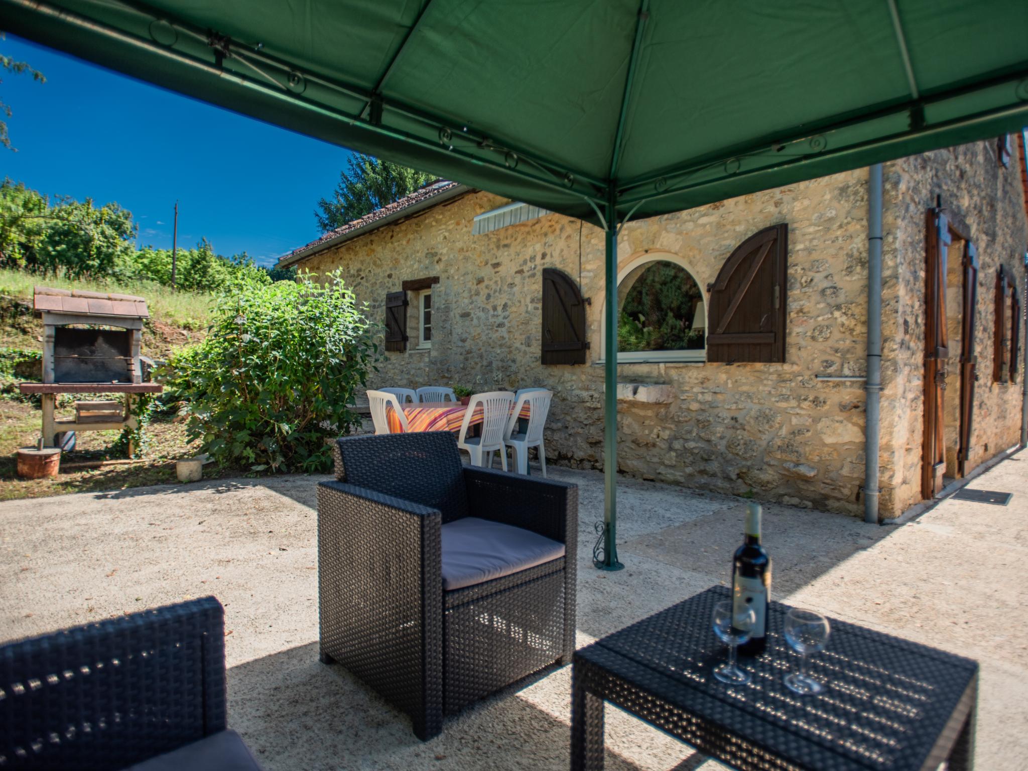 Outdoor terrace and views at Gite Les Terrasses in Prats du Perigord