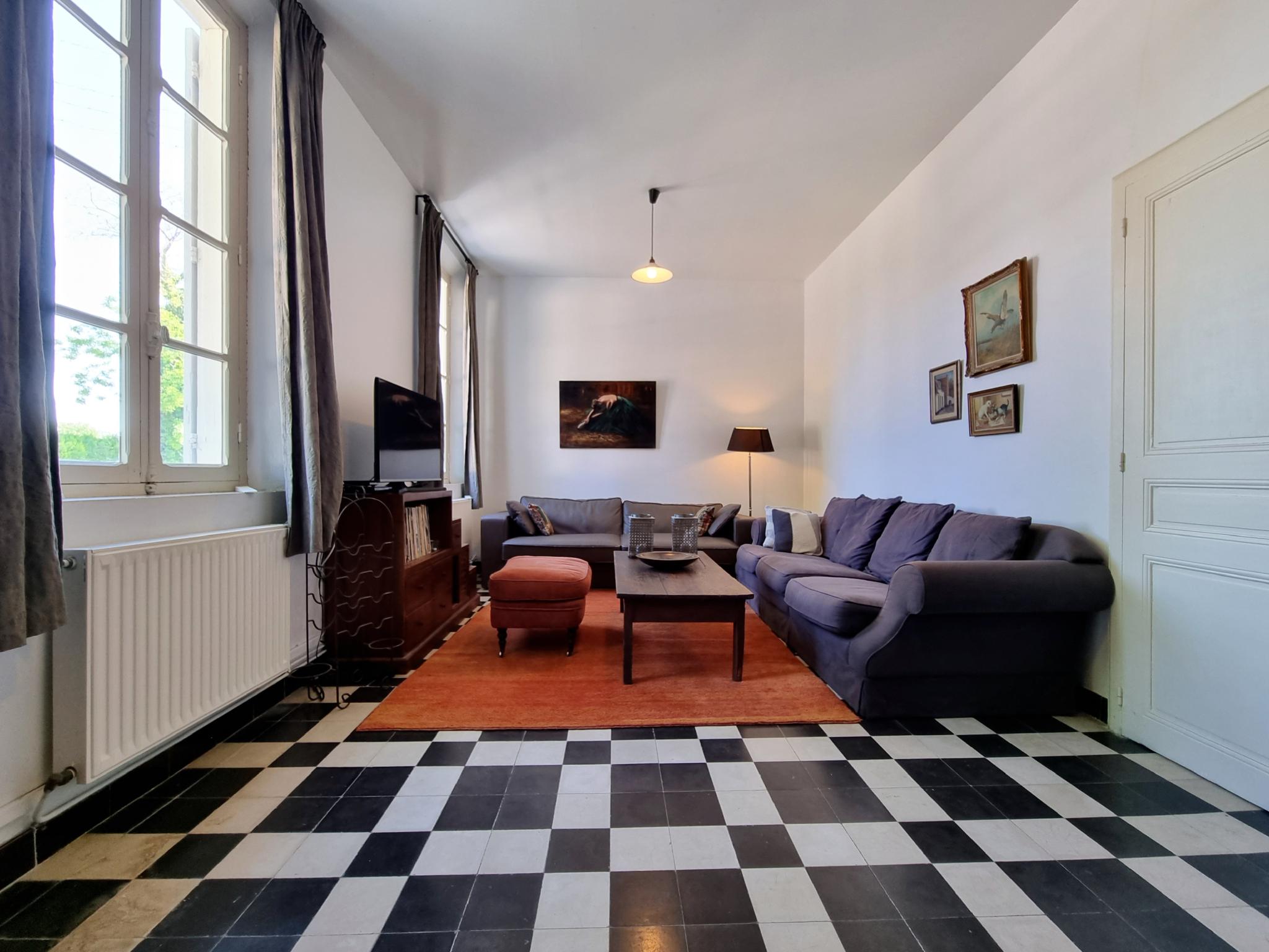 Swimming pool area at Printemps in Olonzac