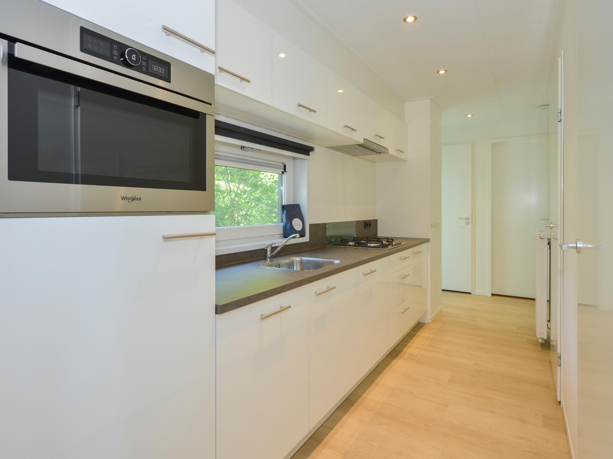 Modern kitchen at Onderduikershol in Zorgvlied
