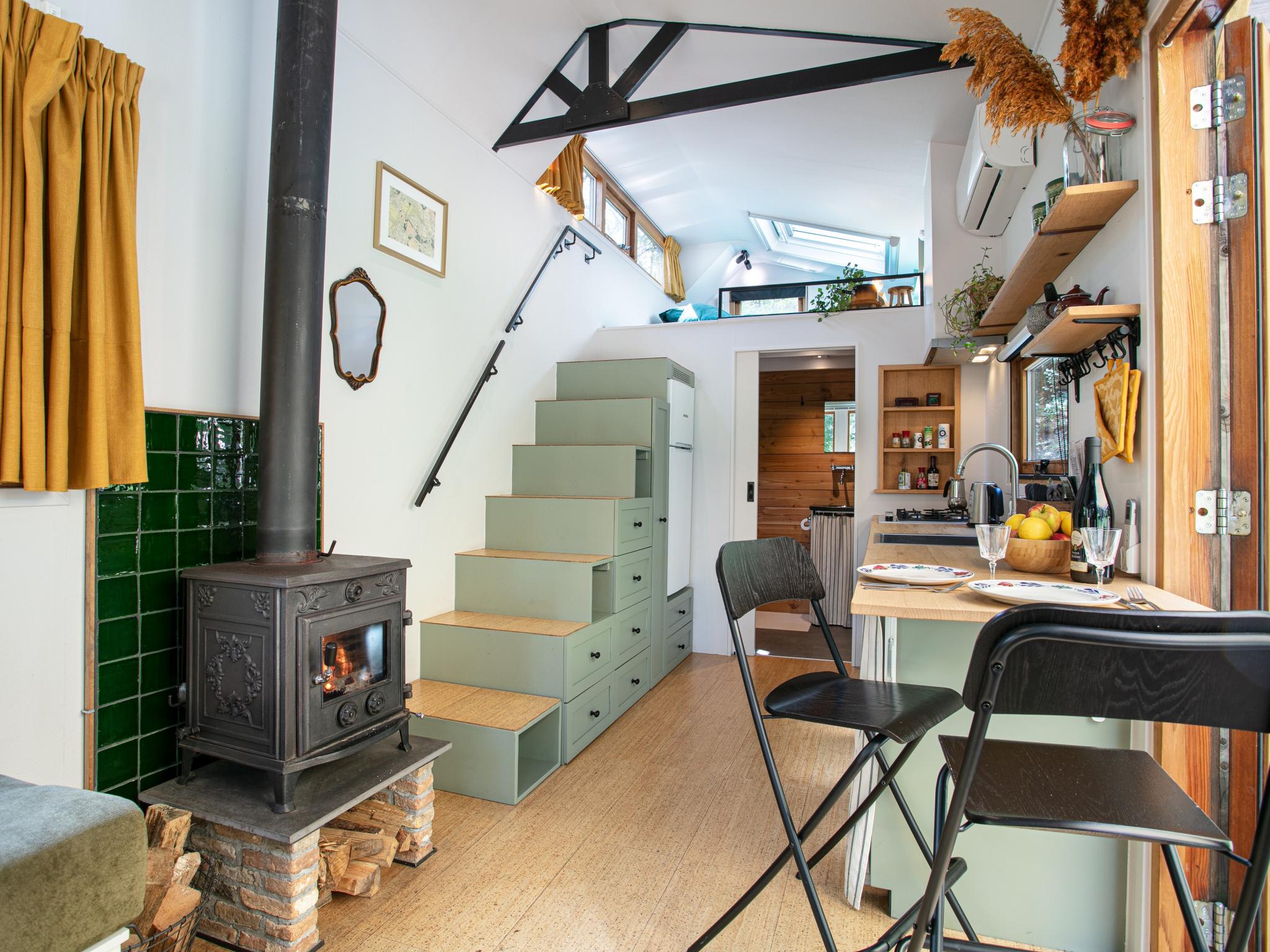 Swimming pool area at Bij ons Tinie in Uden