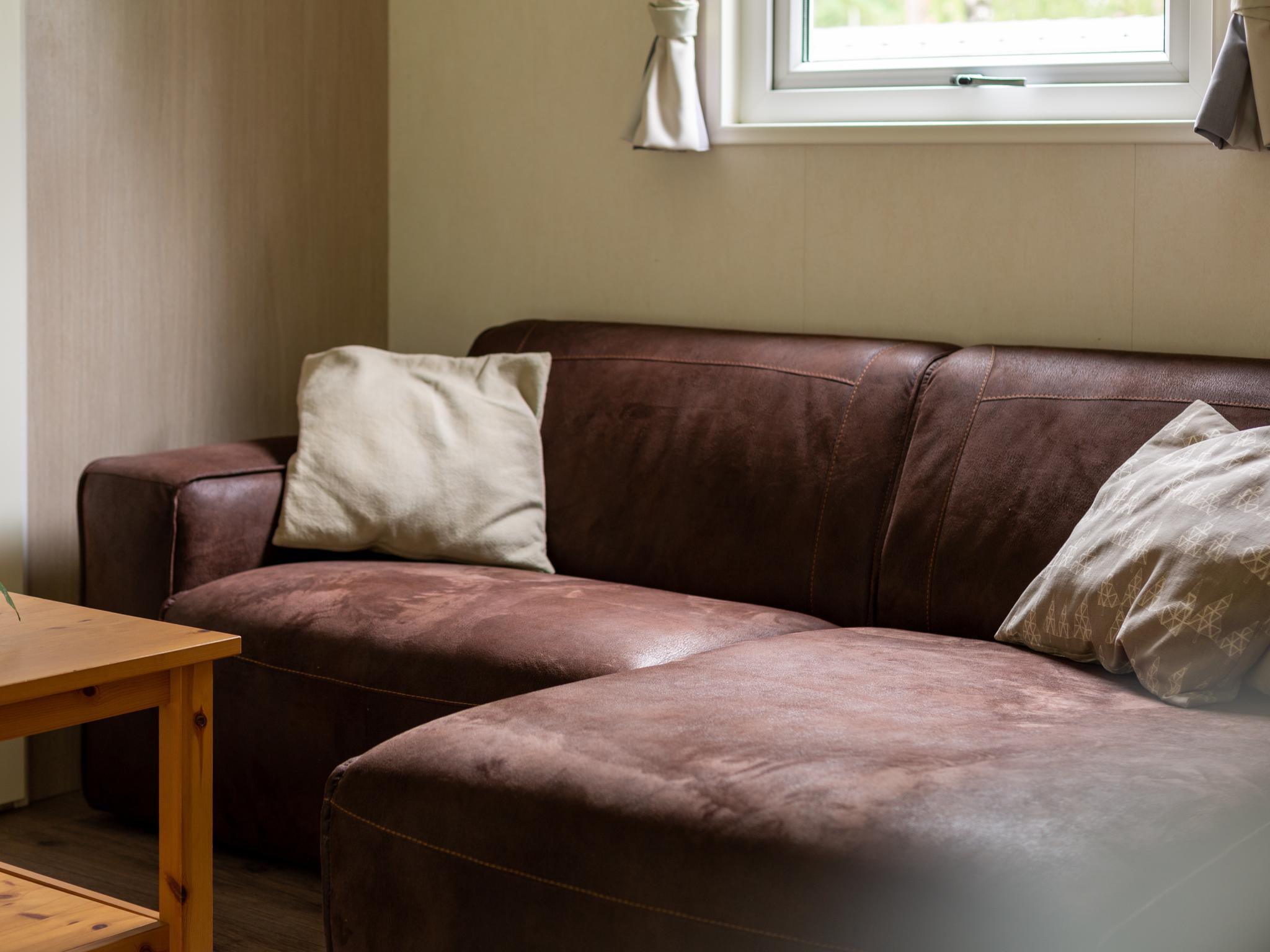 Bathroom facilities at Easy Chalet in Vessem