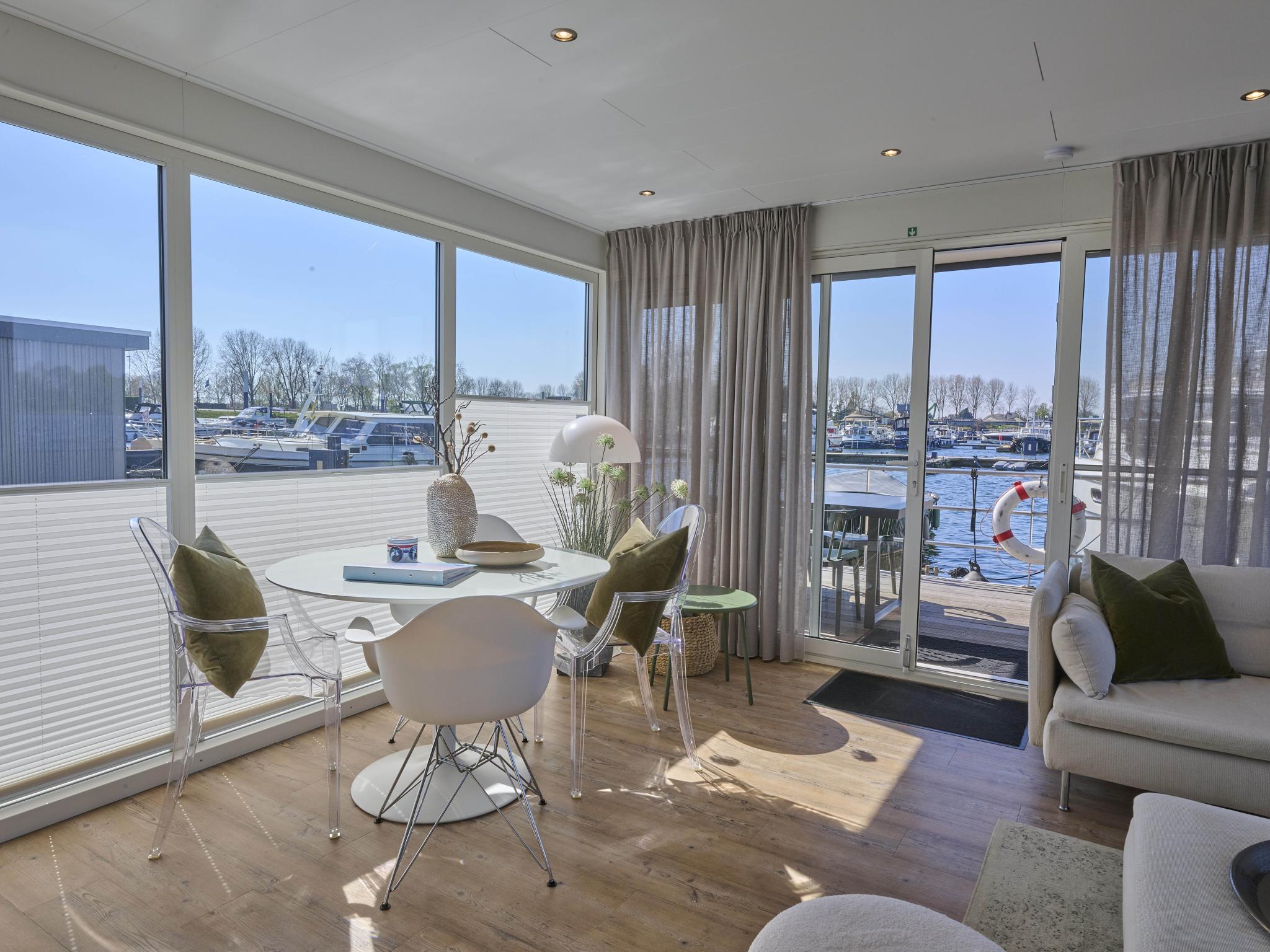 Modern kitchen at Casa de la Luz in Kerkdriel