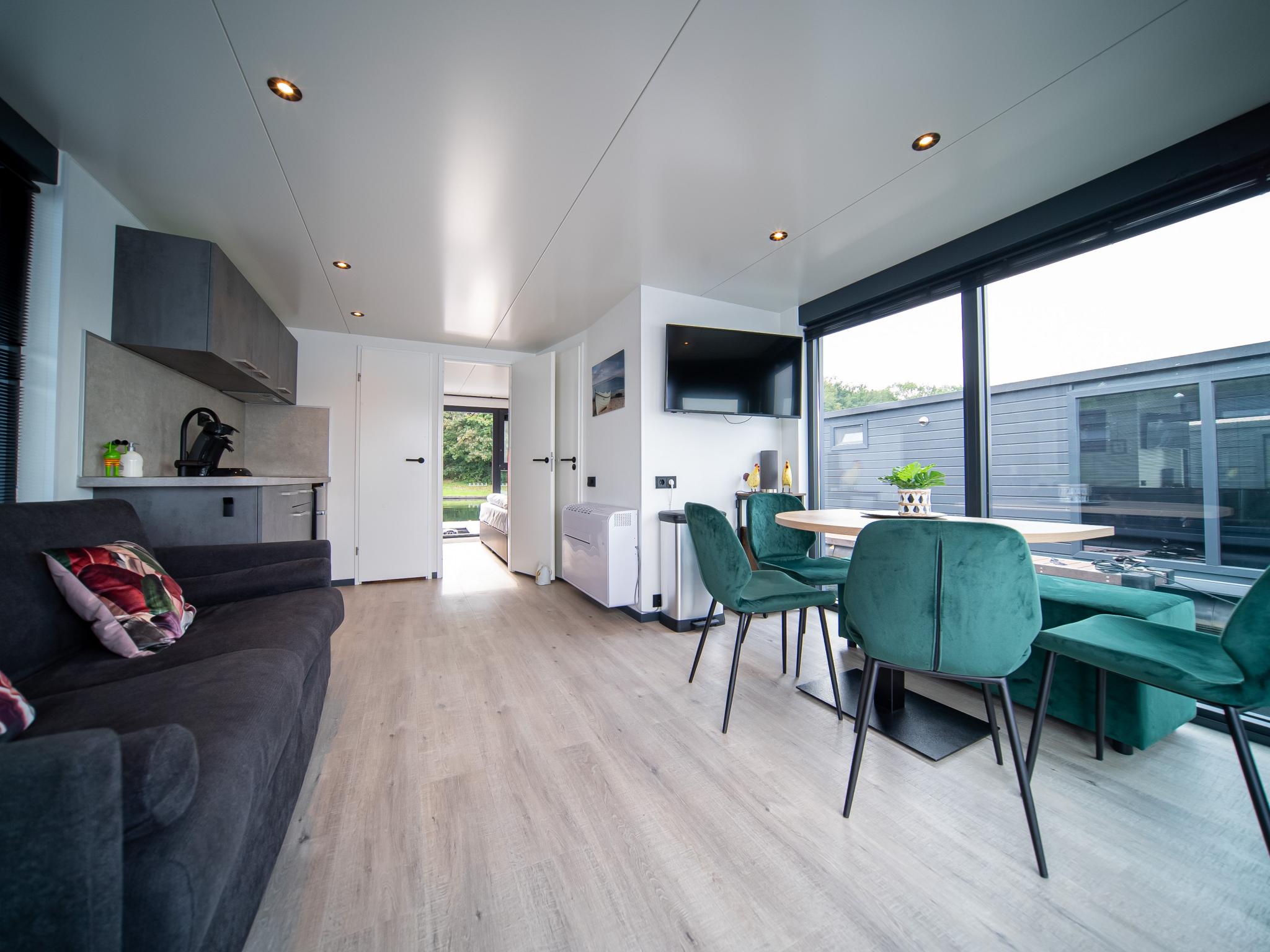 Outdoor terrace and views at Floating in Limburg - rooftop in Middelaar