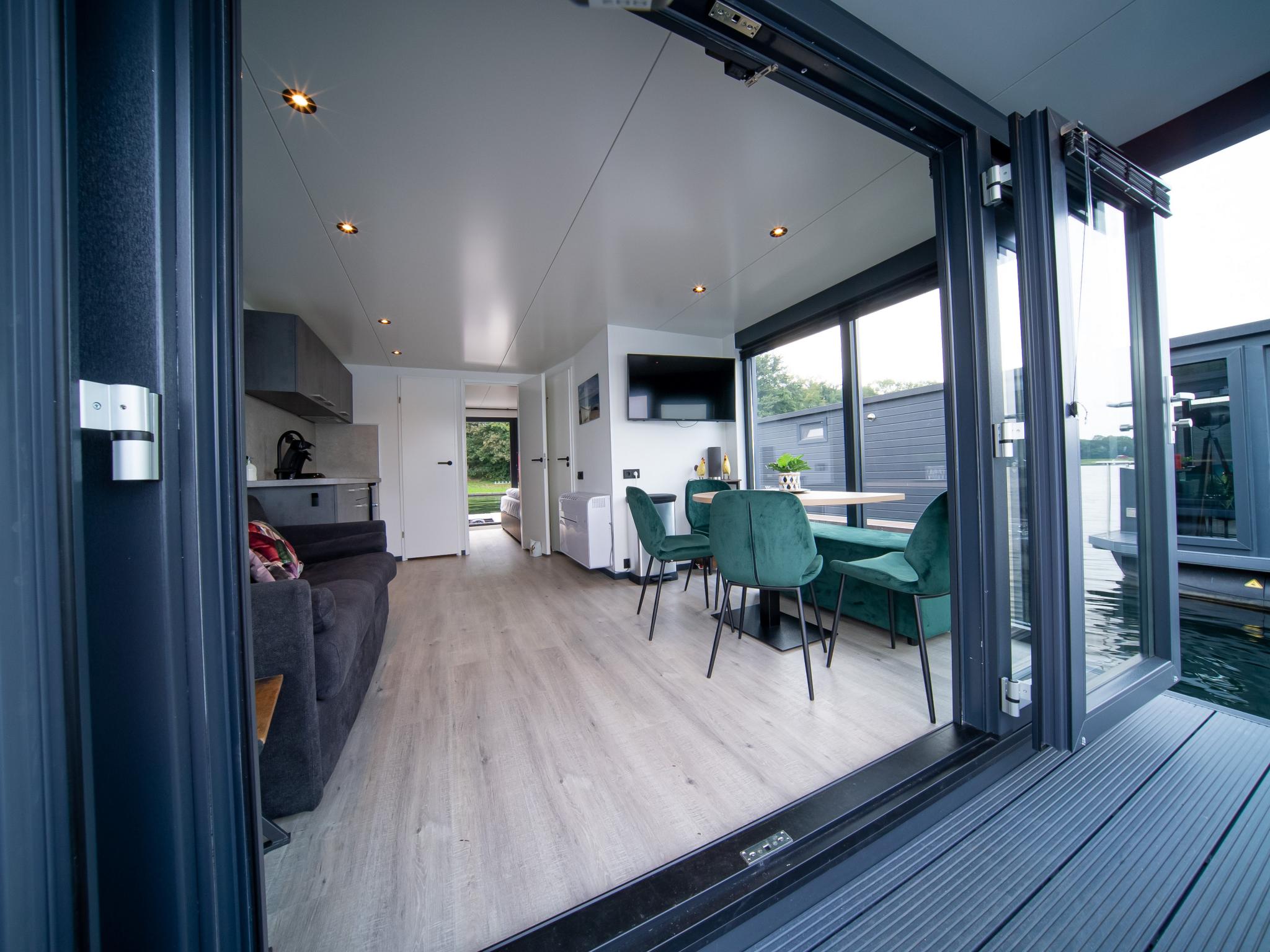 Modern kitchen at Floating in Limburg - rooftop in Middelaar