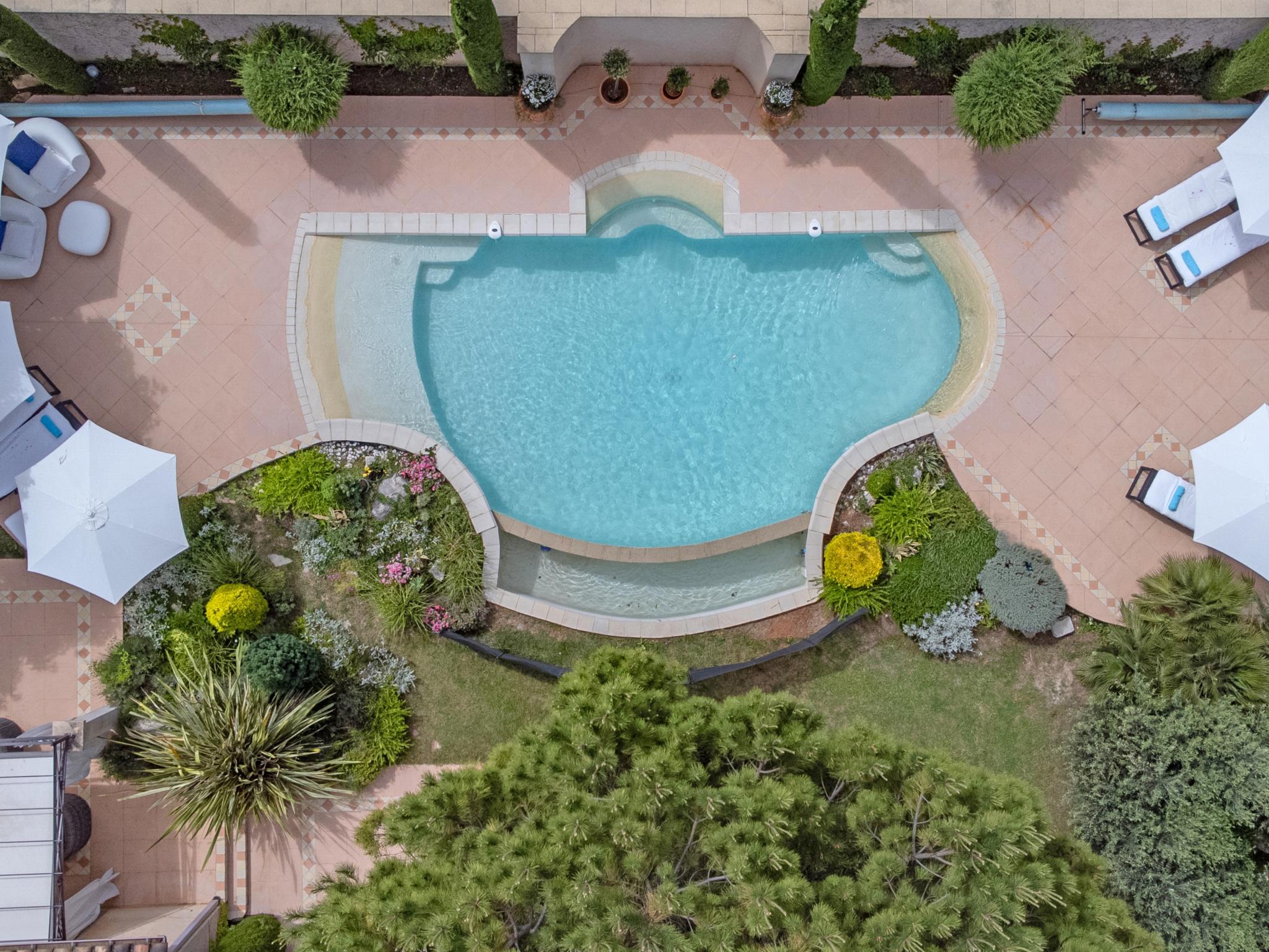Outdoor terrace and views at La Sarrazine in Les Mées