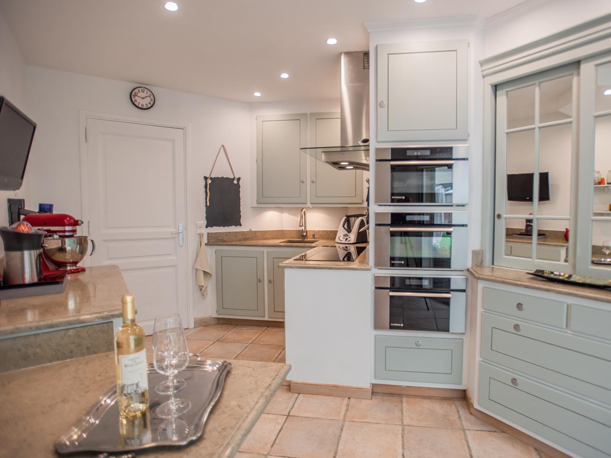 Modern kitchen at La Sarrazine in Les Mées